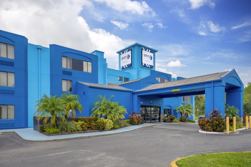 SPOT X Hotel Tampa – Wesley Chapel by The Red Collection