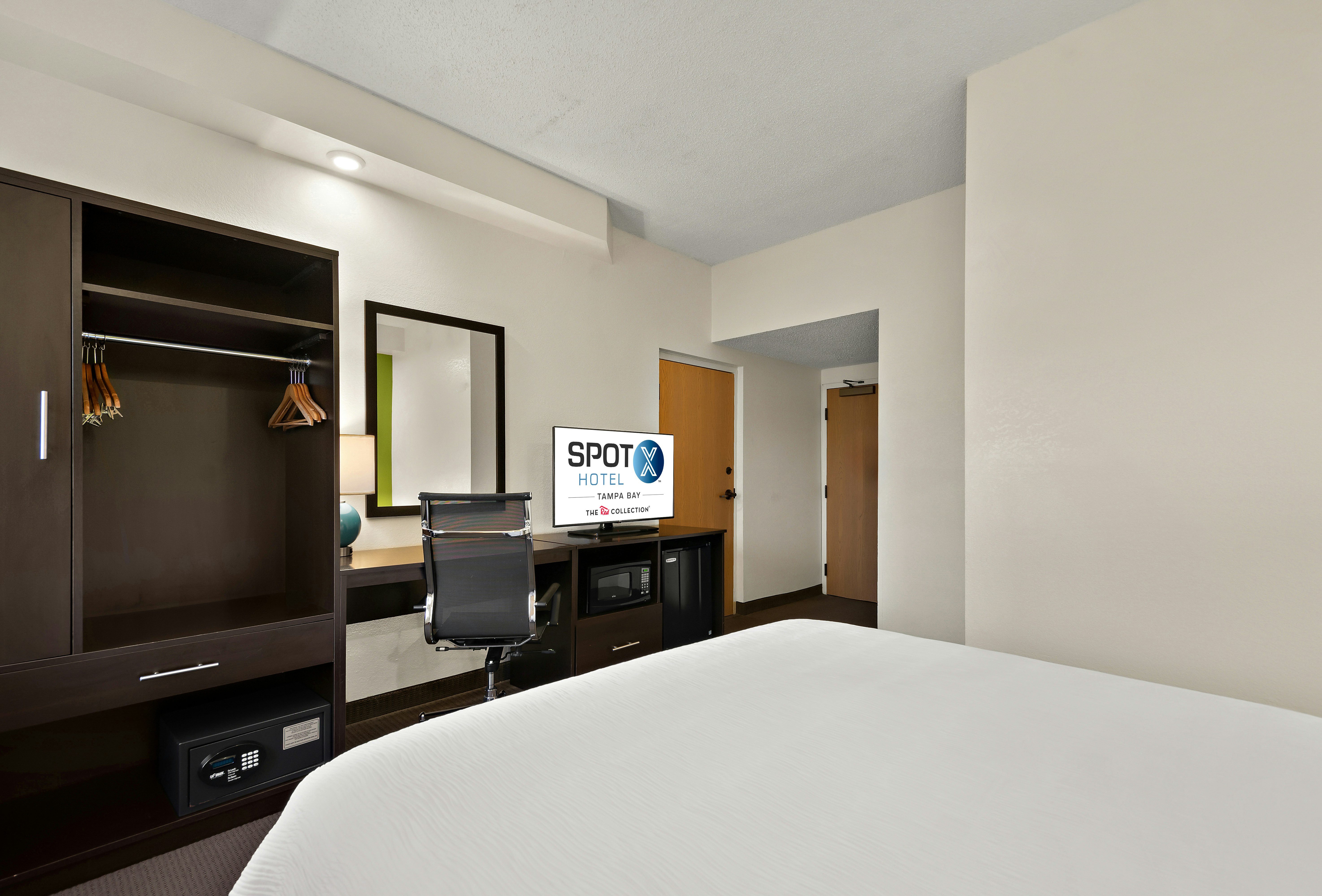SPOT X Hotel Tampa – Wesley Chapel by The Red Collection