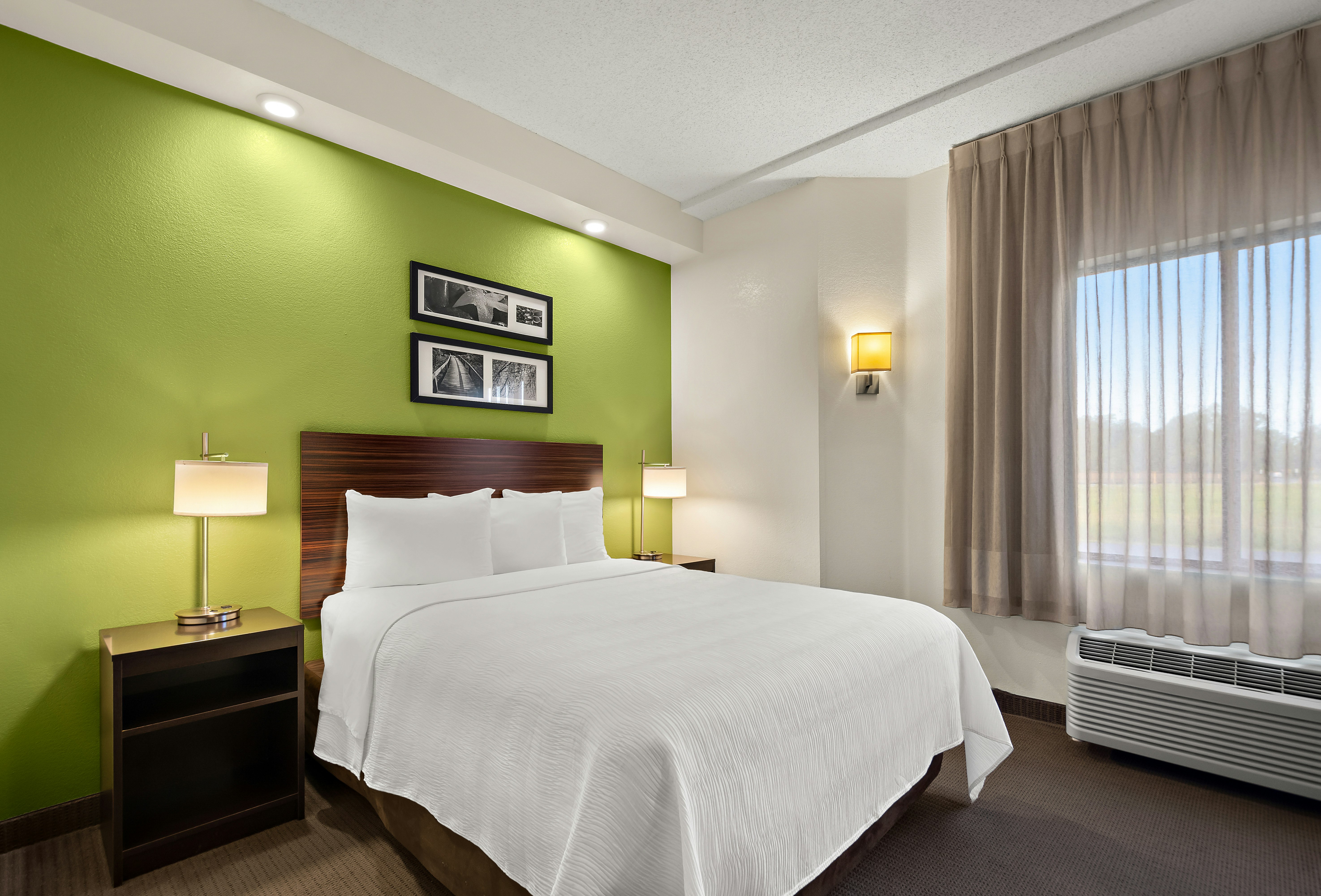SPOT X Hotel Tampa – Wesley Chapel by The Red Collection