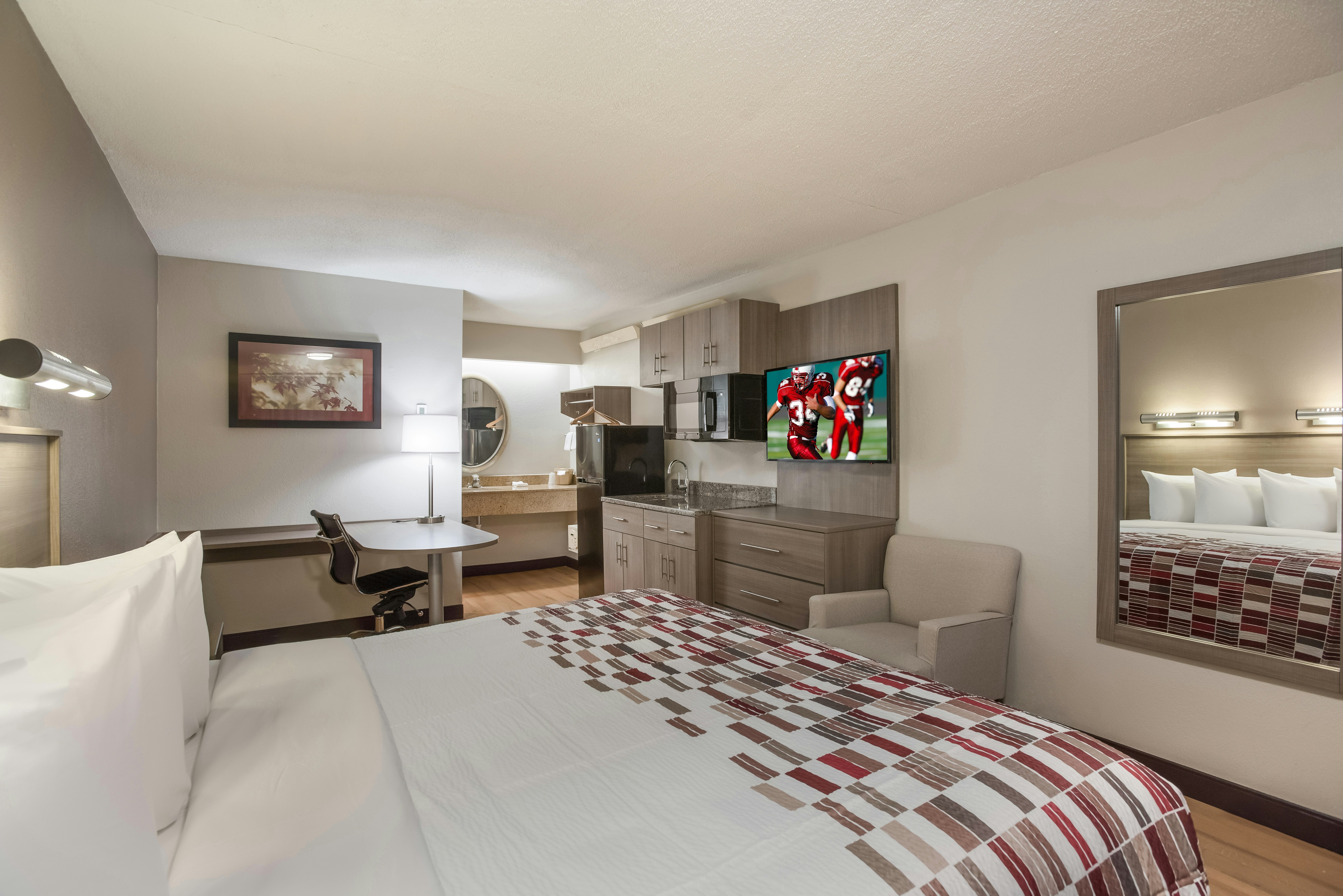 Deluxe King with Kitchenette Smoke Free