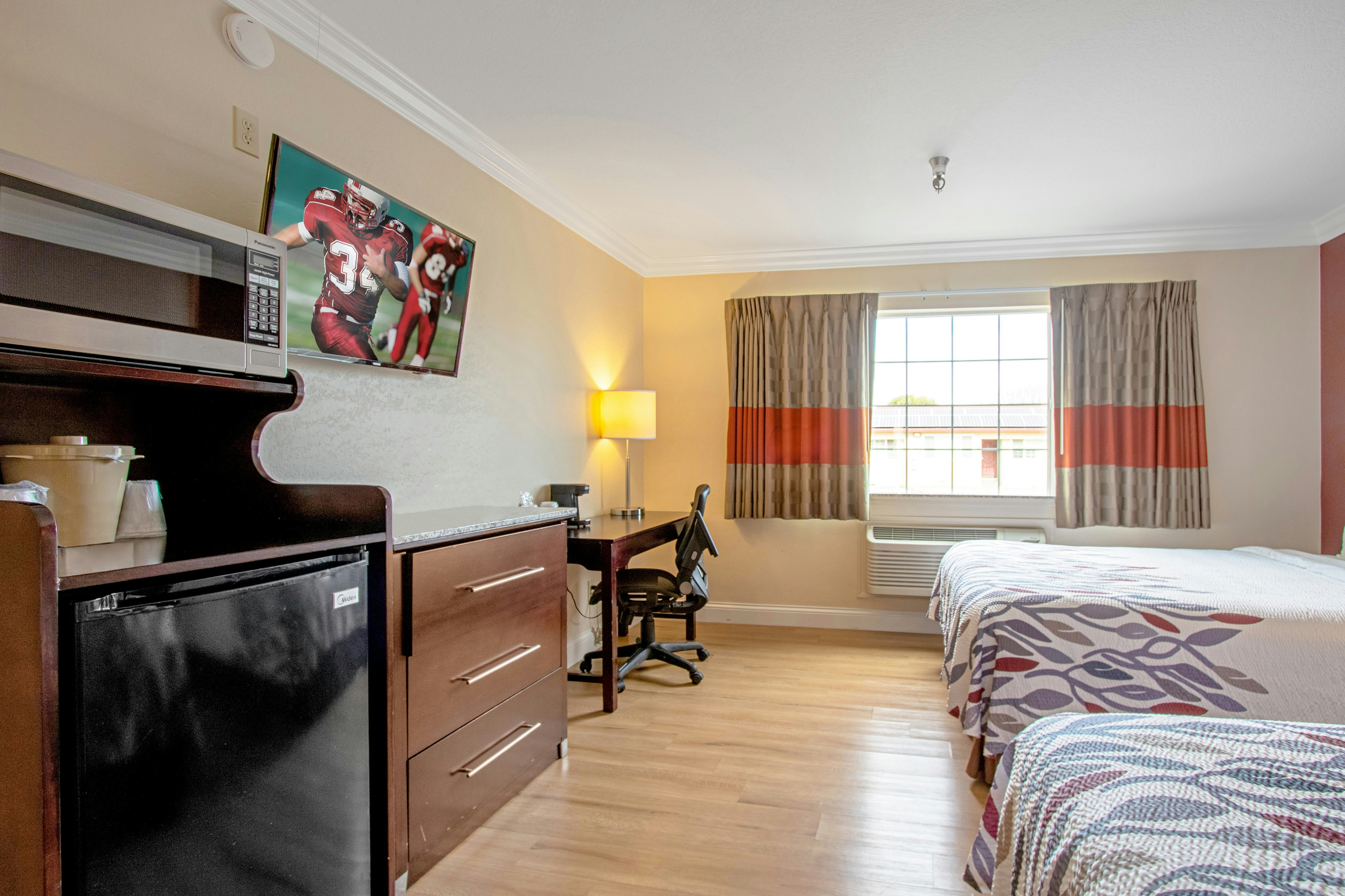 Red Roof Inn Suites Monterey