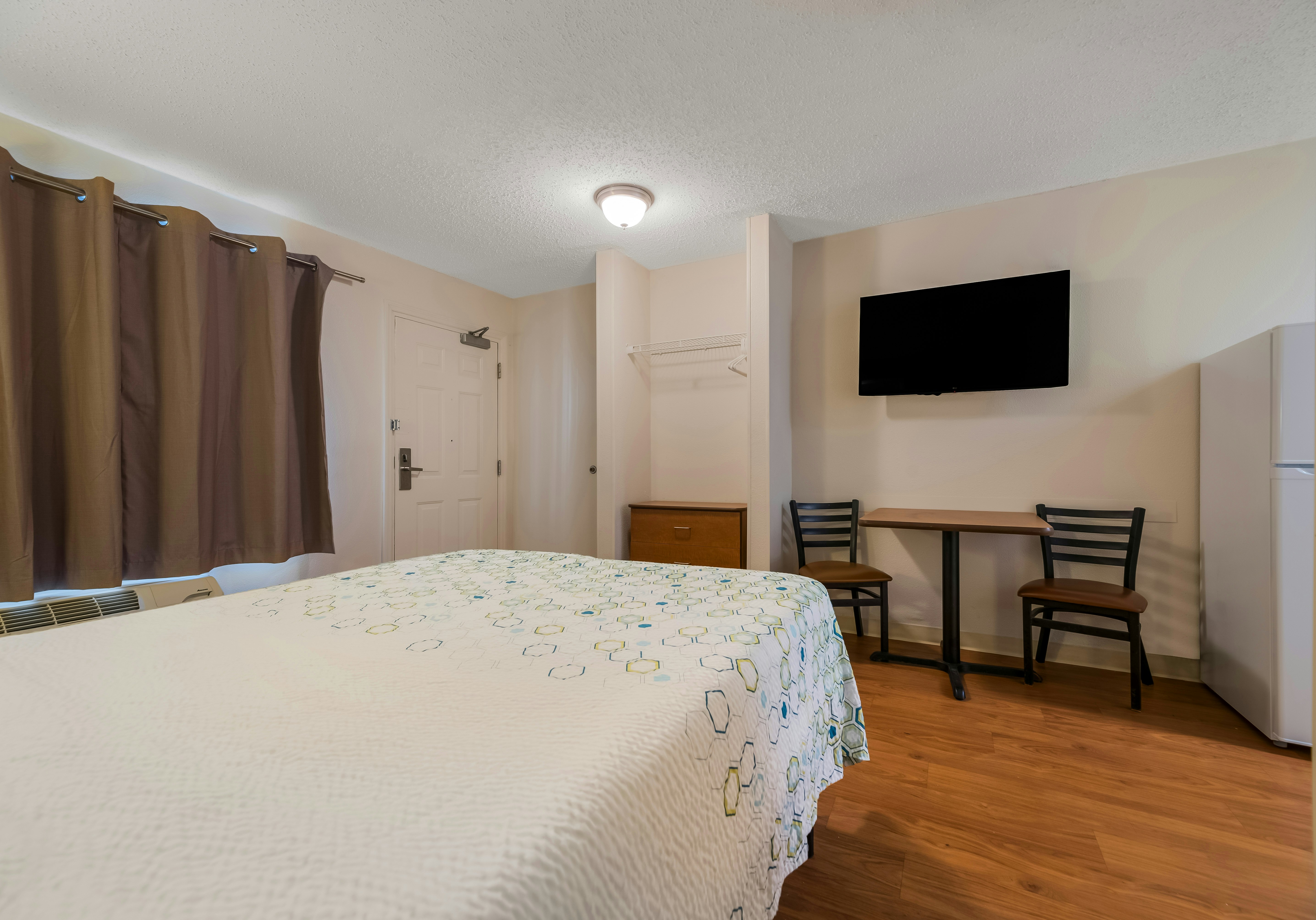 HomeTowne Studios Orlando – UCF Area