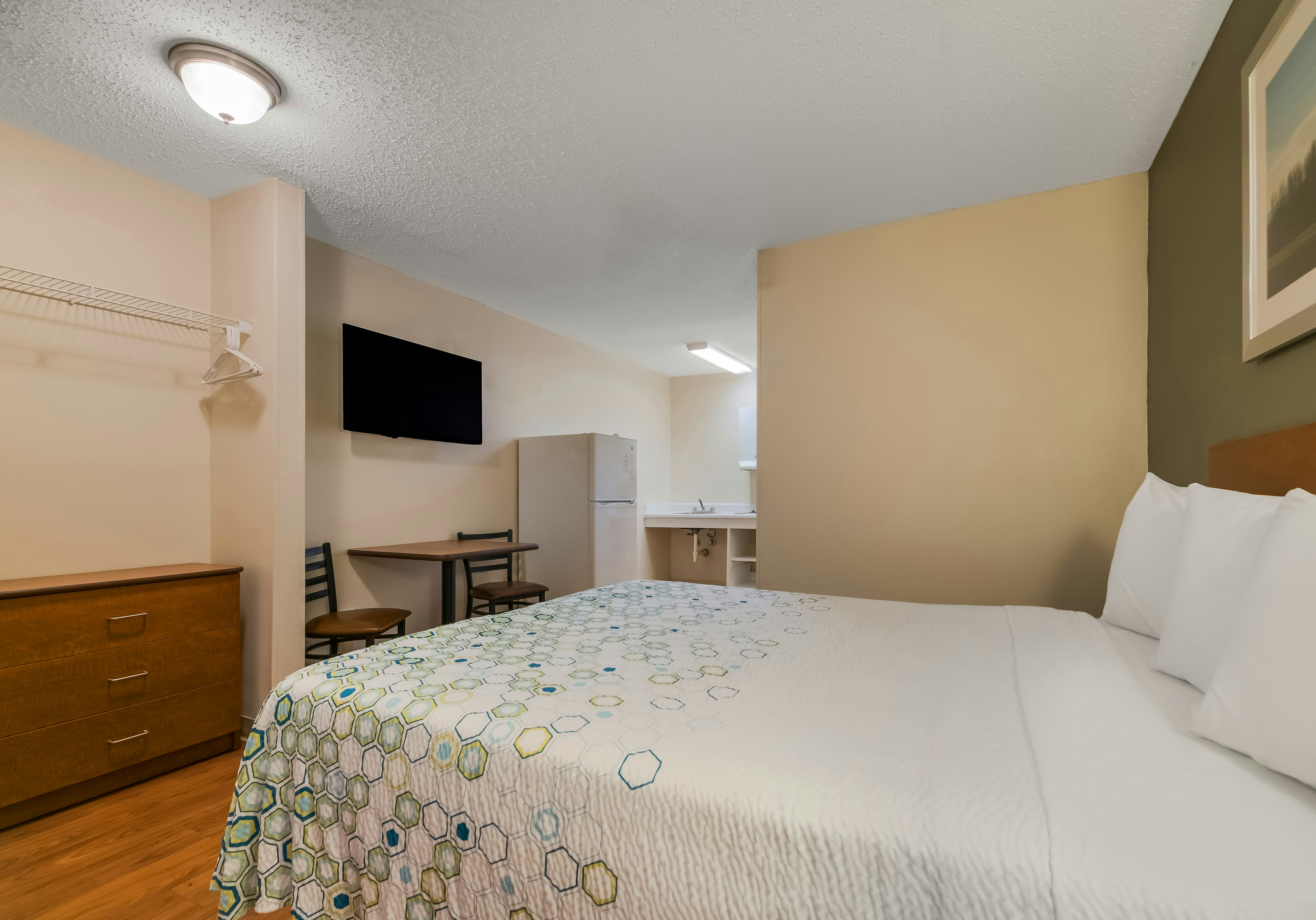 HomeTowne Studios Orlando – UCF Area