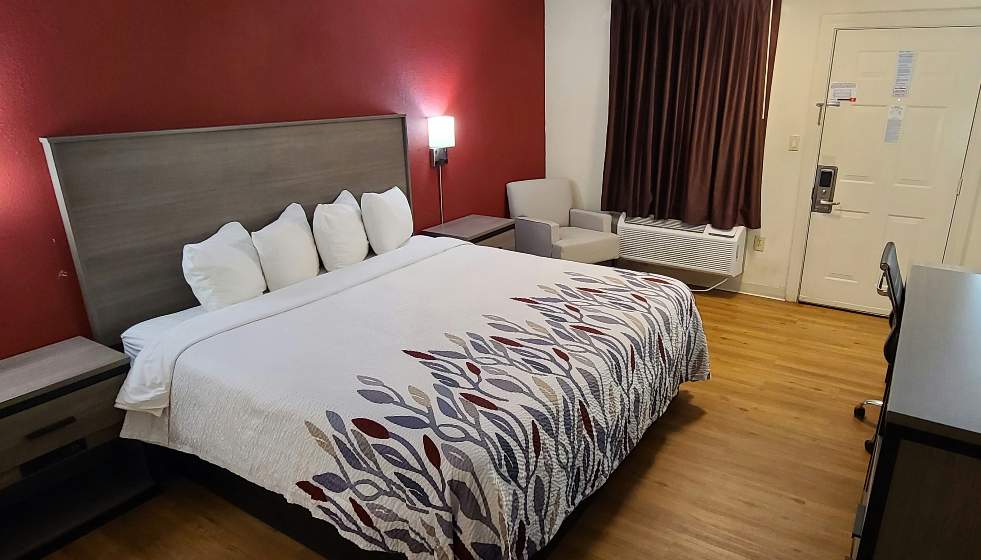 Red Roof Inn Suites Cornelius – Lake Norman