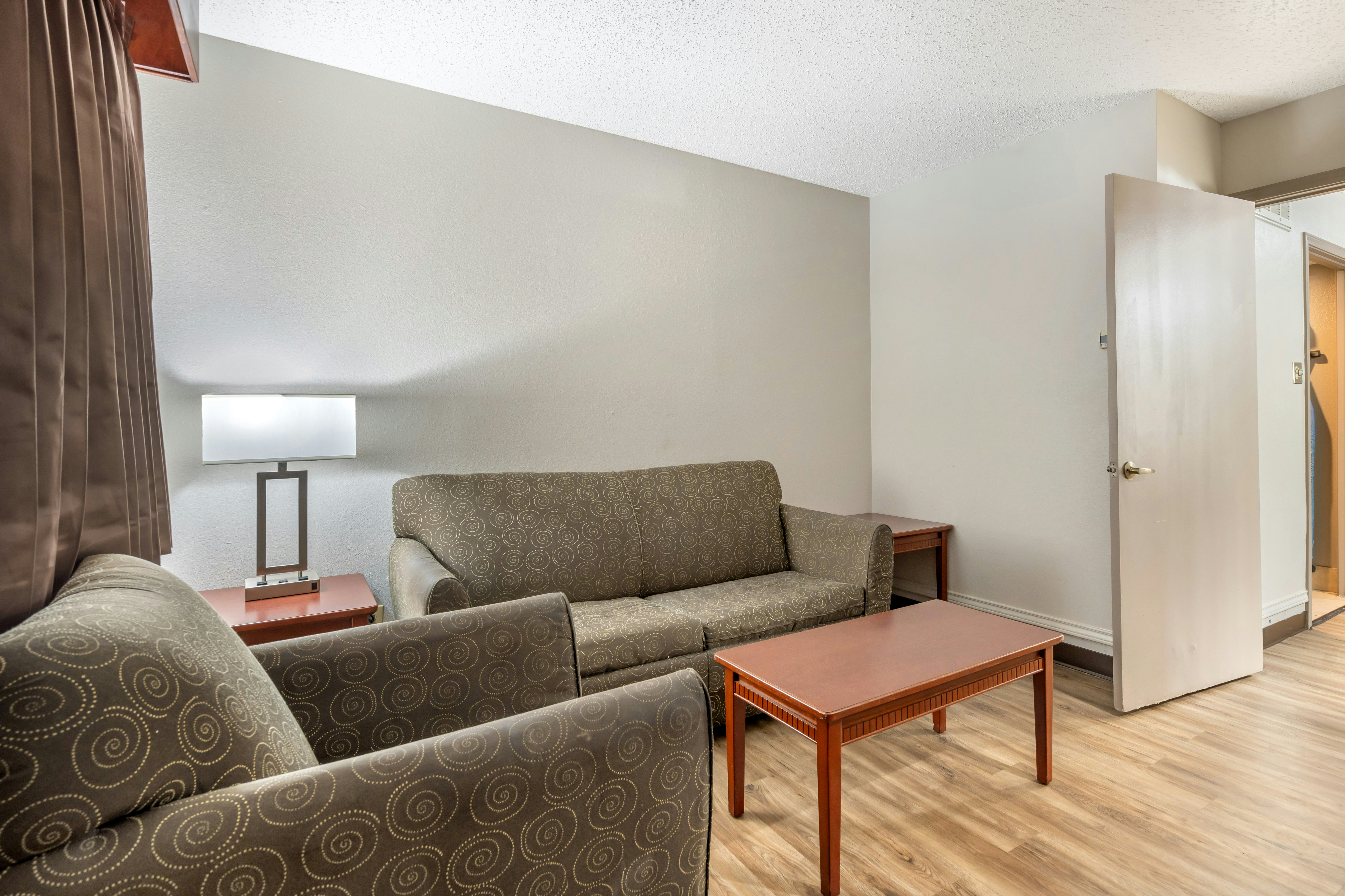 Red Roof Inn Suites Sulphur Springs