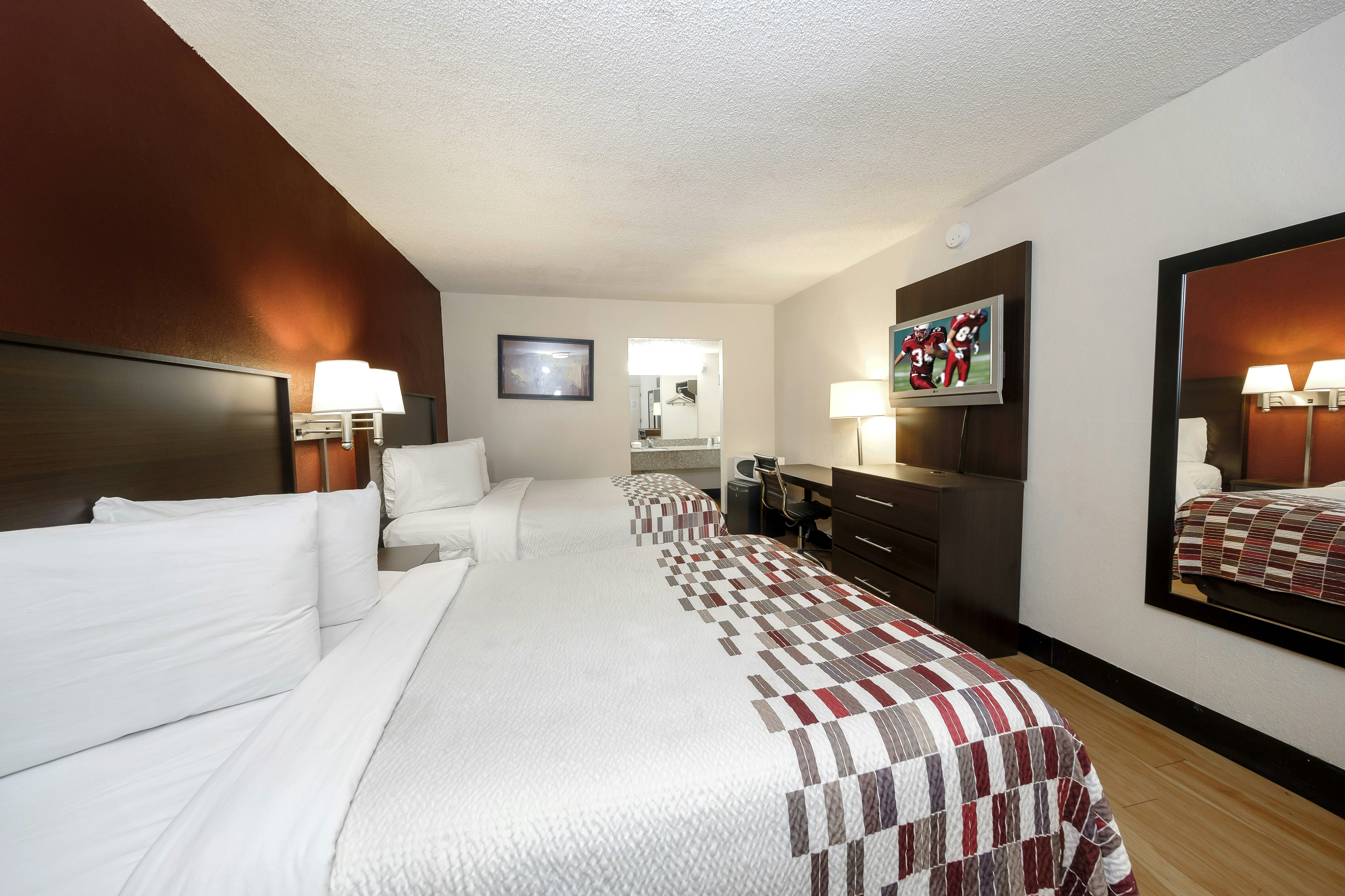 Deluxe 2 Full Beds Non-Smoking