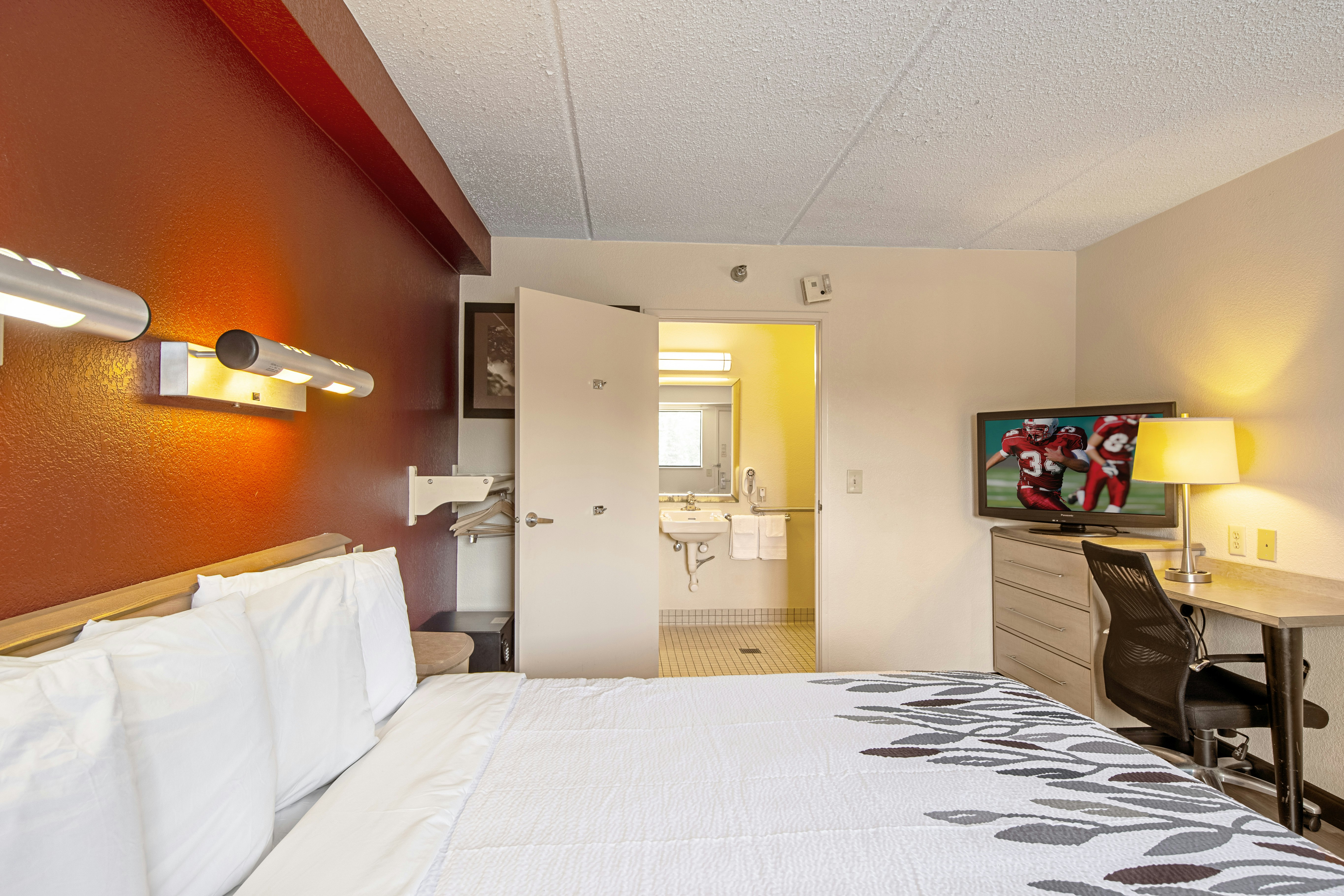 Red Roof Inn Milford – New Haven