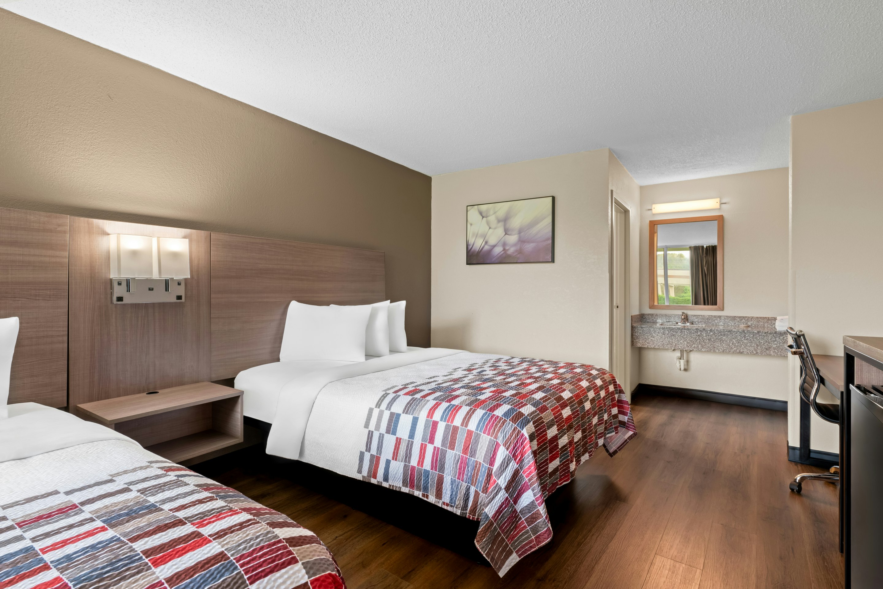 Deluxe 2 Queen Beds Non-Smoking