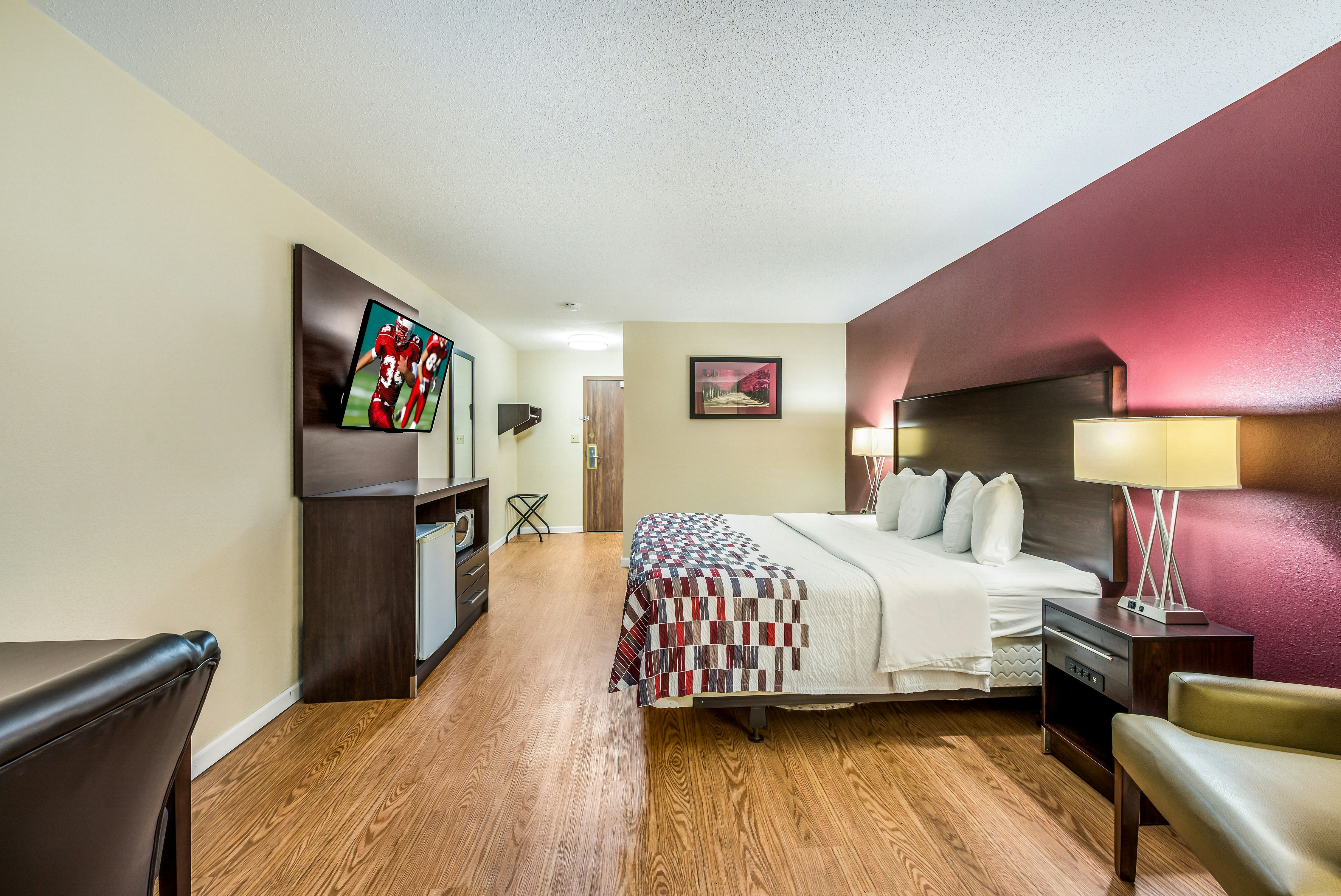 Red Roof Inn Suites Wapakoneta