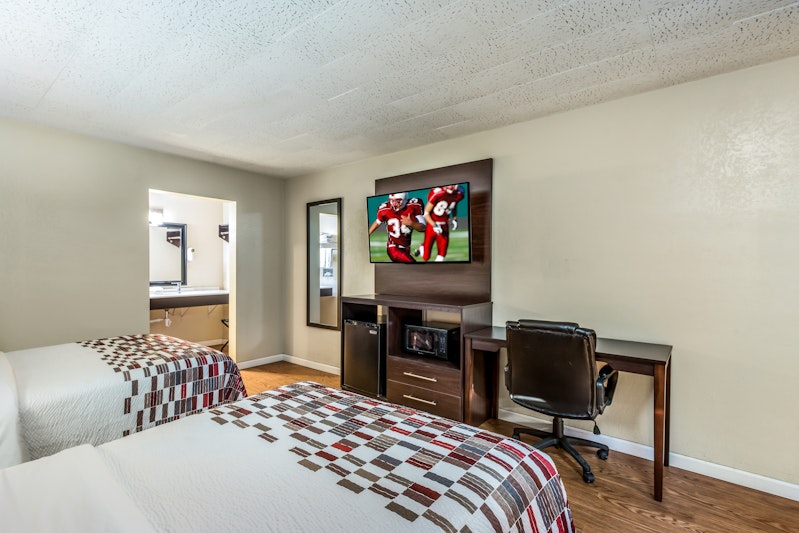 Red Roof Inn Suites Wapakoneta