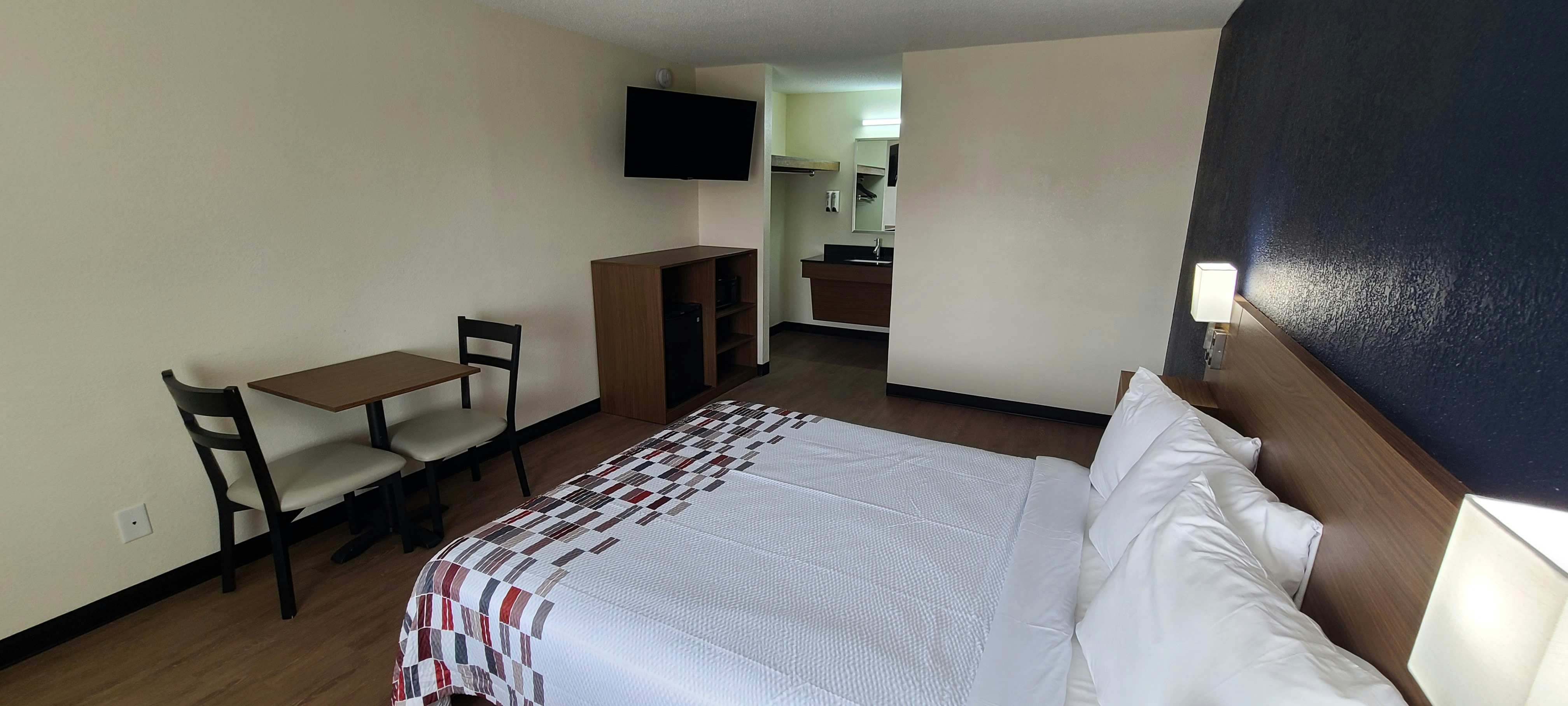 Red Roof Inn Byron