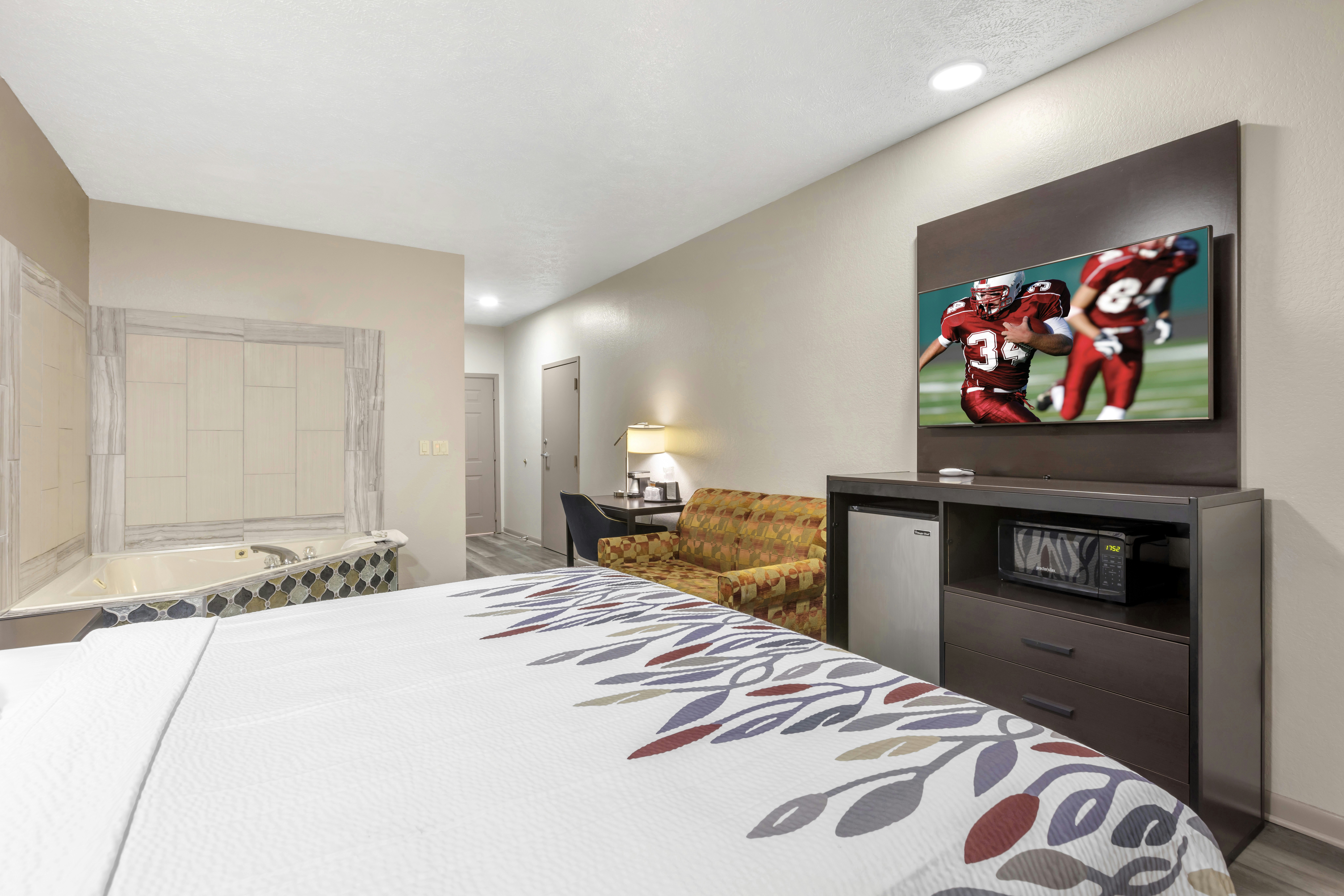 Red Roof Inn Suites Clinton, MS