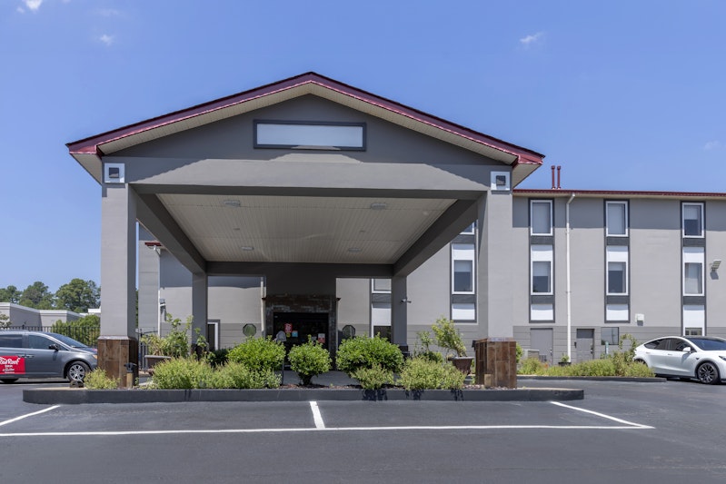 Red Roof Inn Suites Clinton, MS