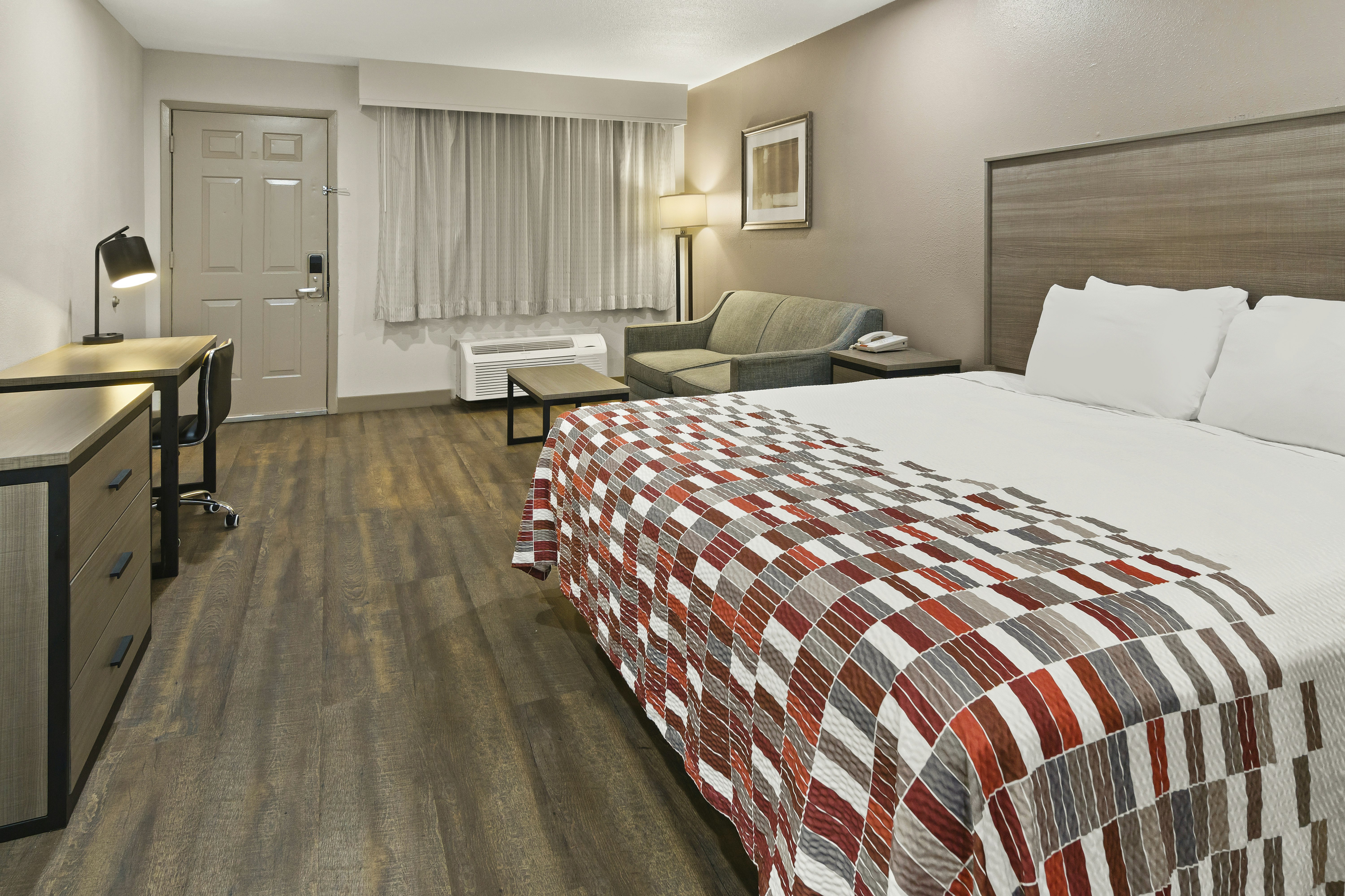 Red Roof Inn Suites Irving – DFW Airport South
