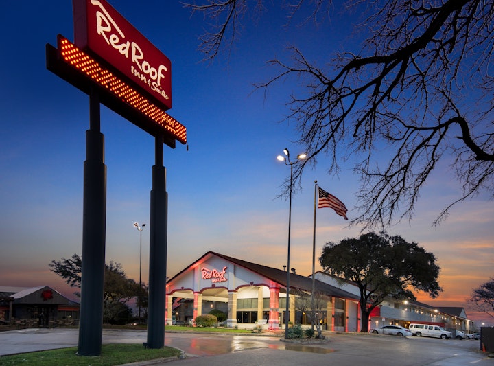 Red Roof Inn Suites Irving – DFW Airport South