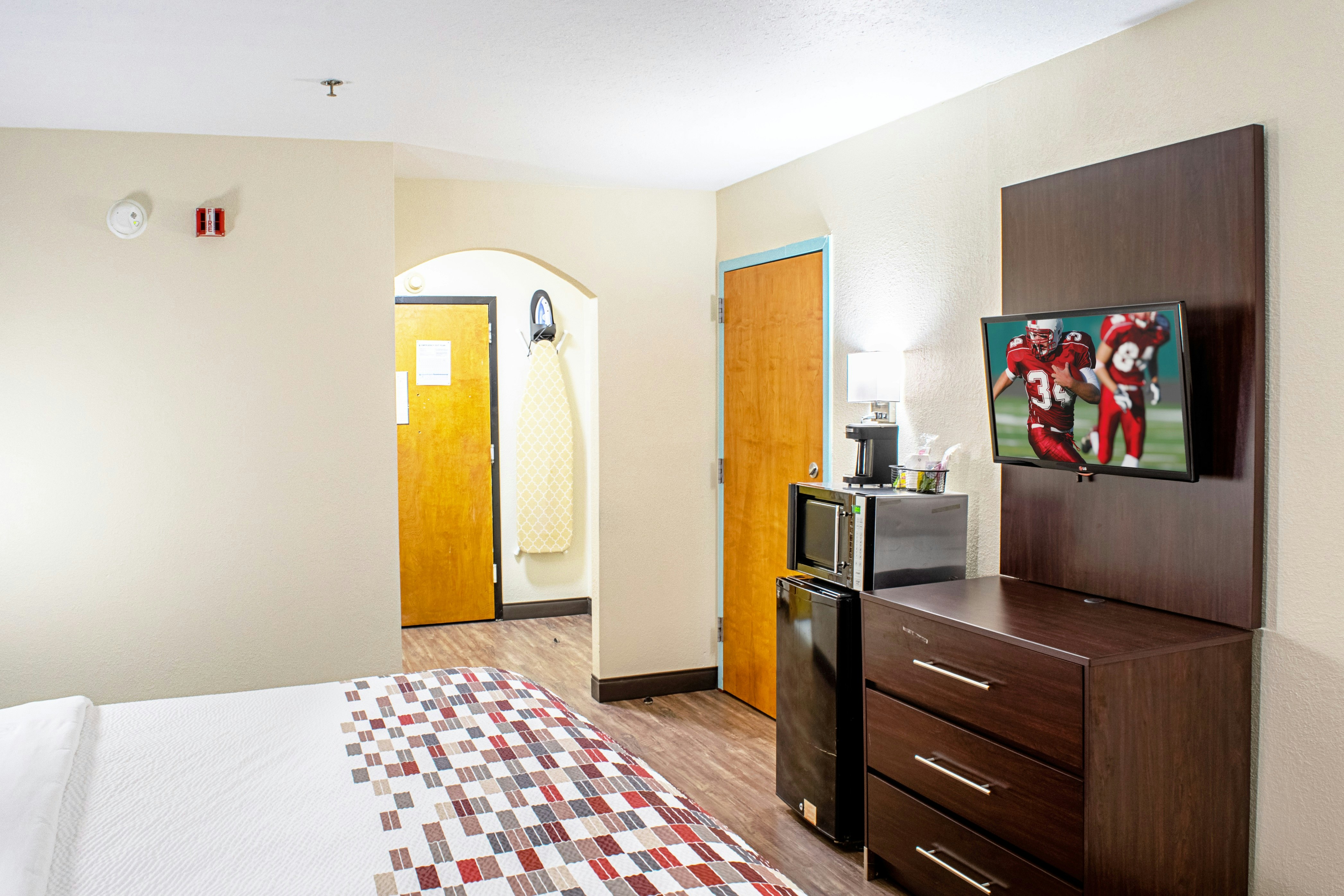 Red Roof Inn Suites Middletown – Franklin