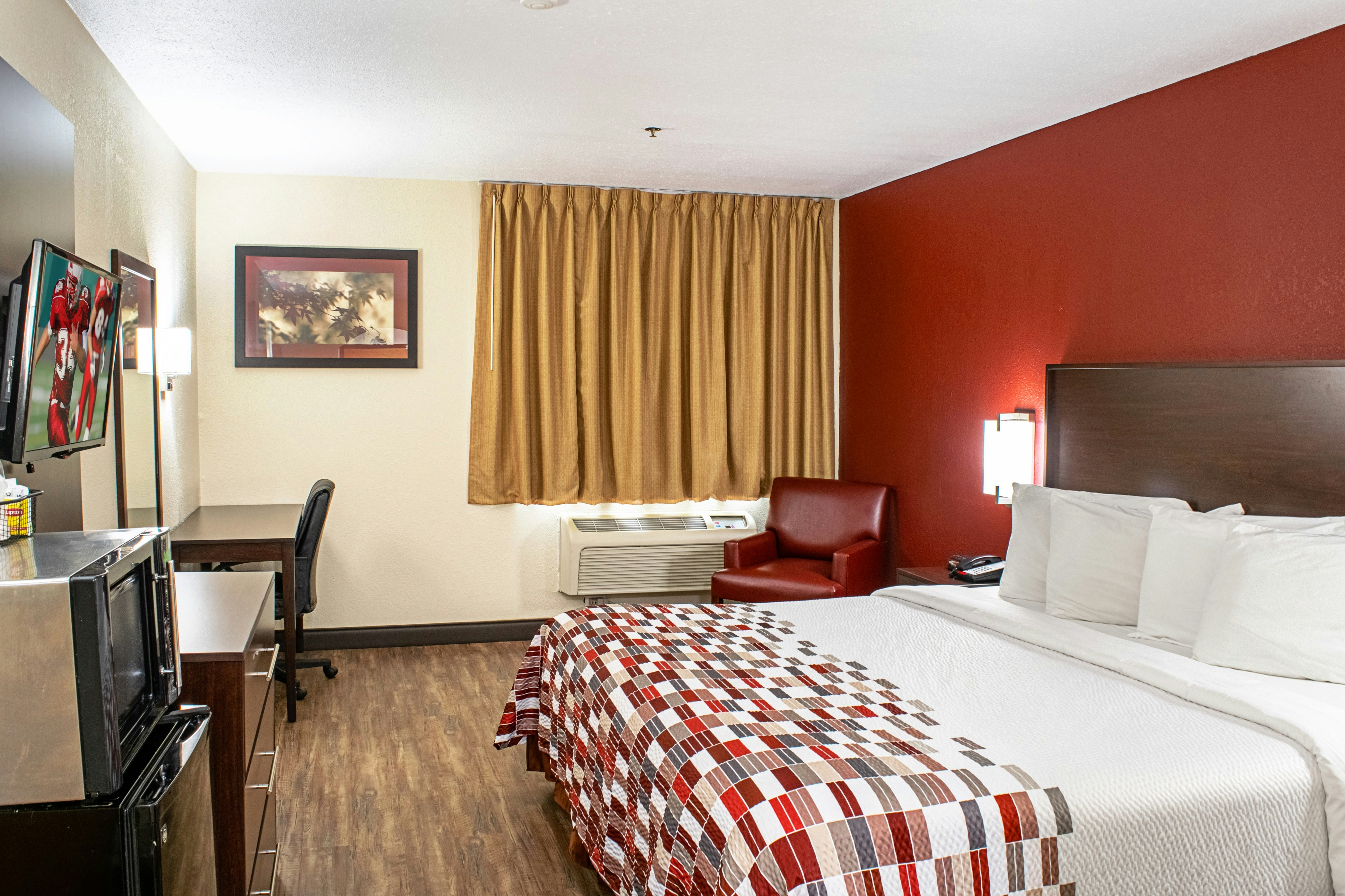 Red Roof Inn Suites Middletown – Franklin