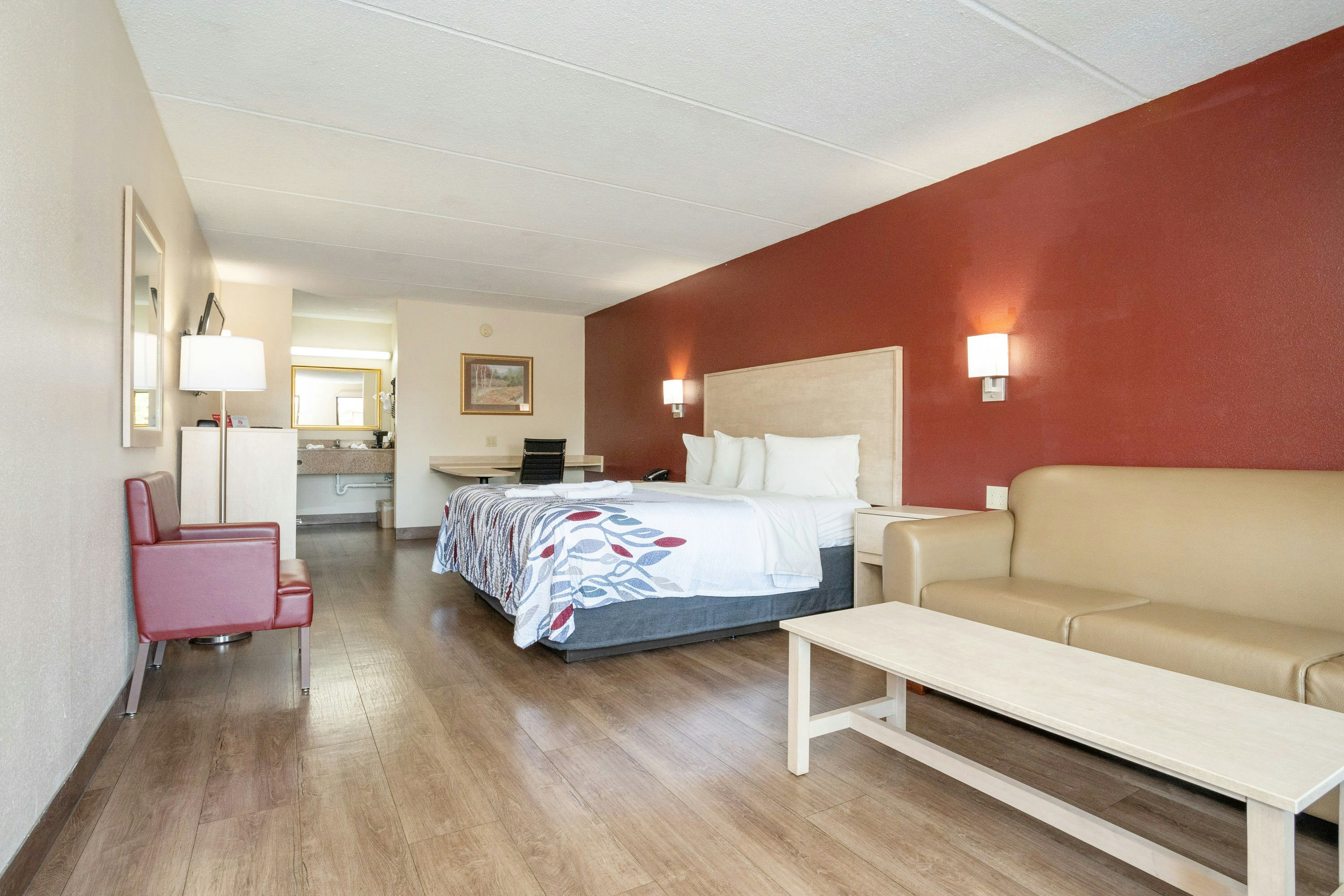 Red Roof Inn Suites Pigeon Forge – Parkway