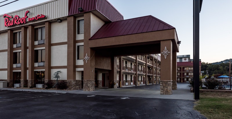 Red Roof Inn Suites Pigeon Forge – Parkway