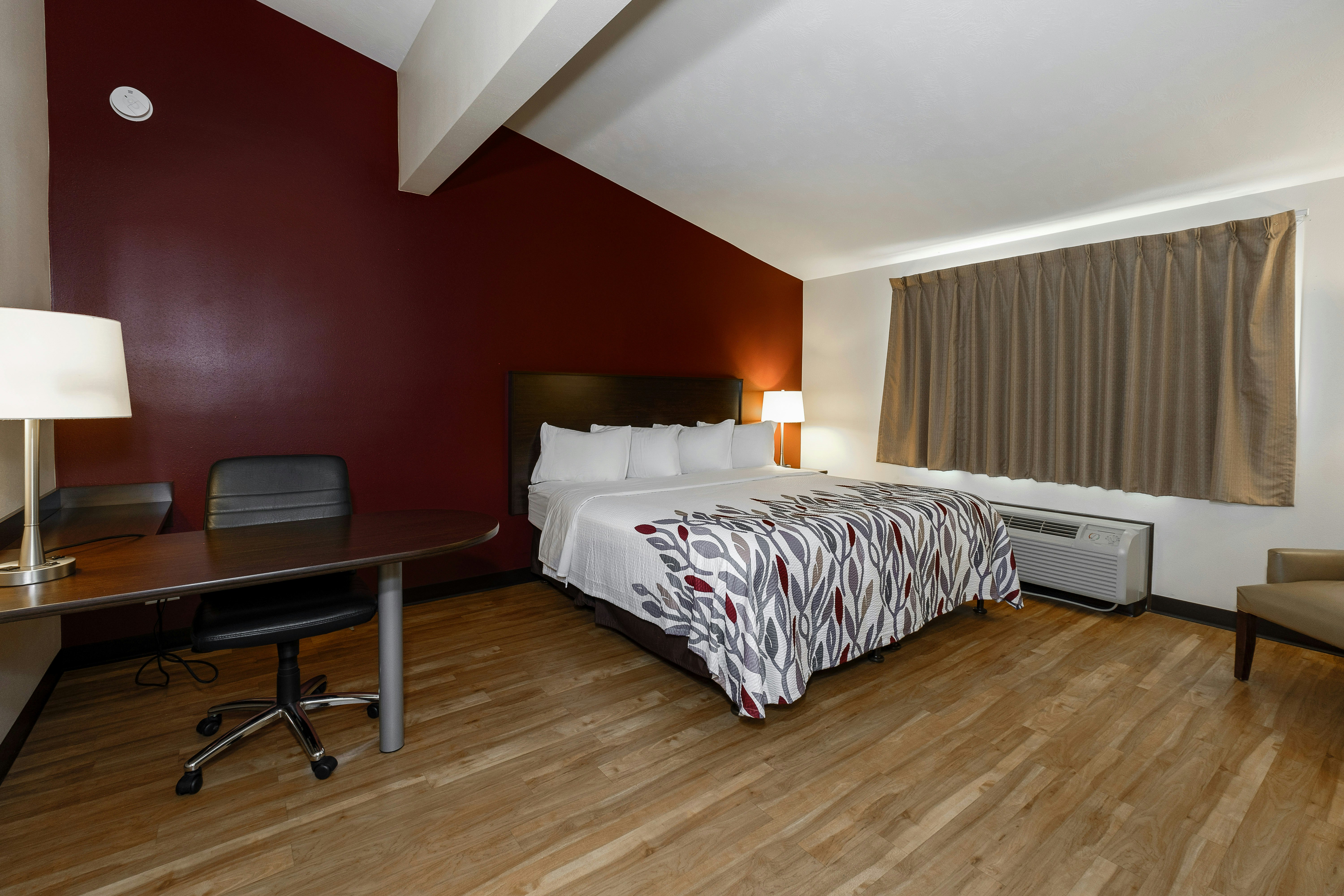 Superior King Room Smoke-Free