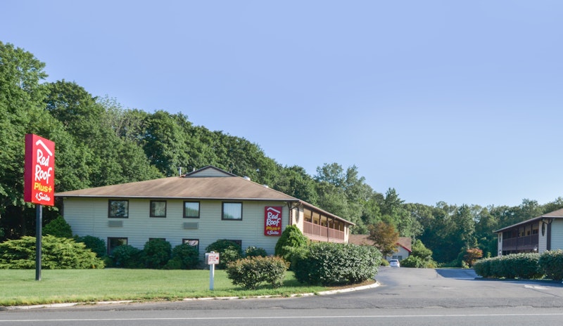 Red Roof PLUS+ Suites Guilford