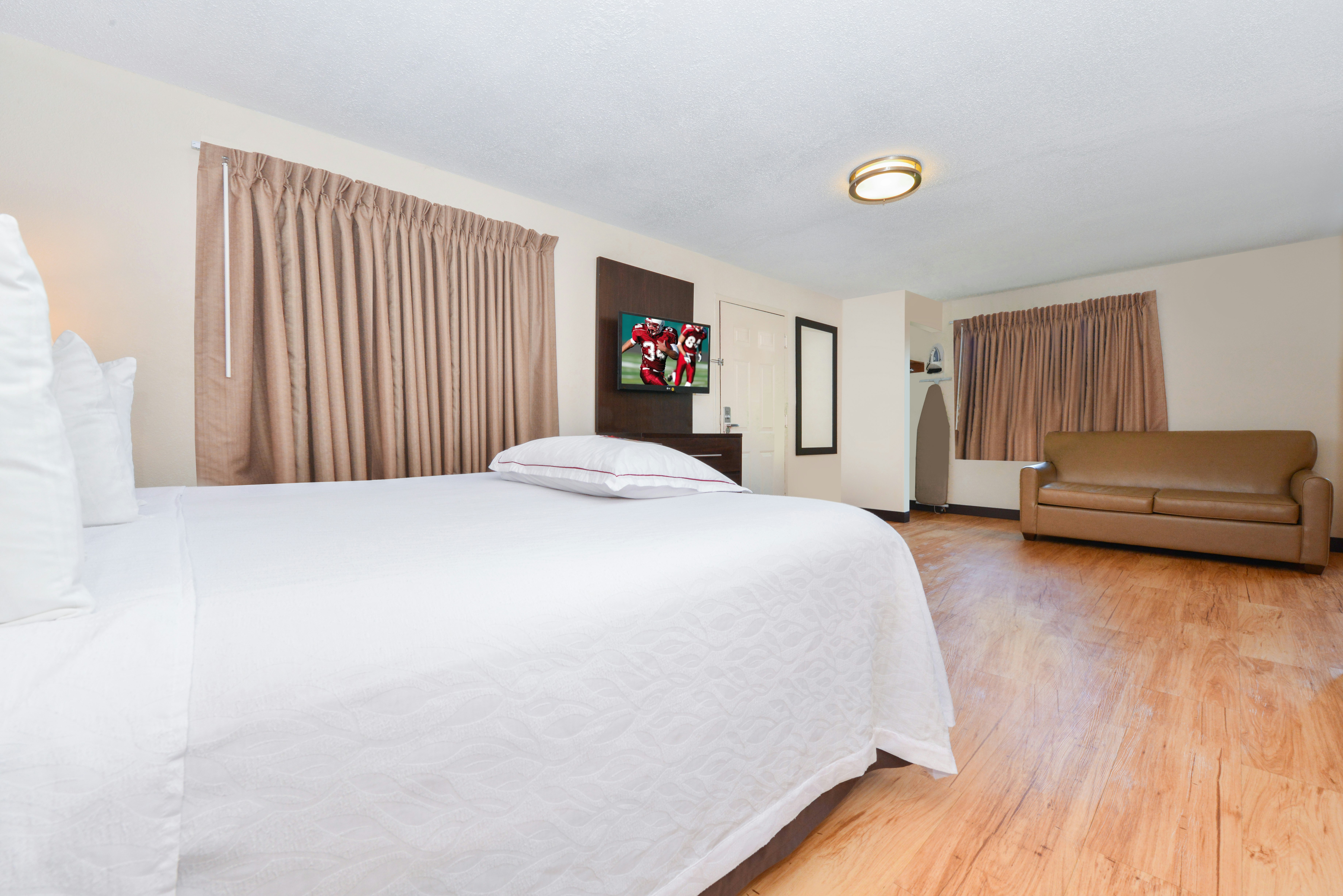 Red Roof PLUS+ Suites Guilford