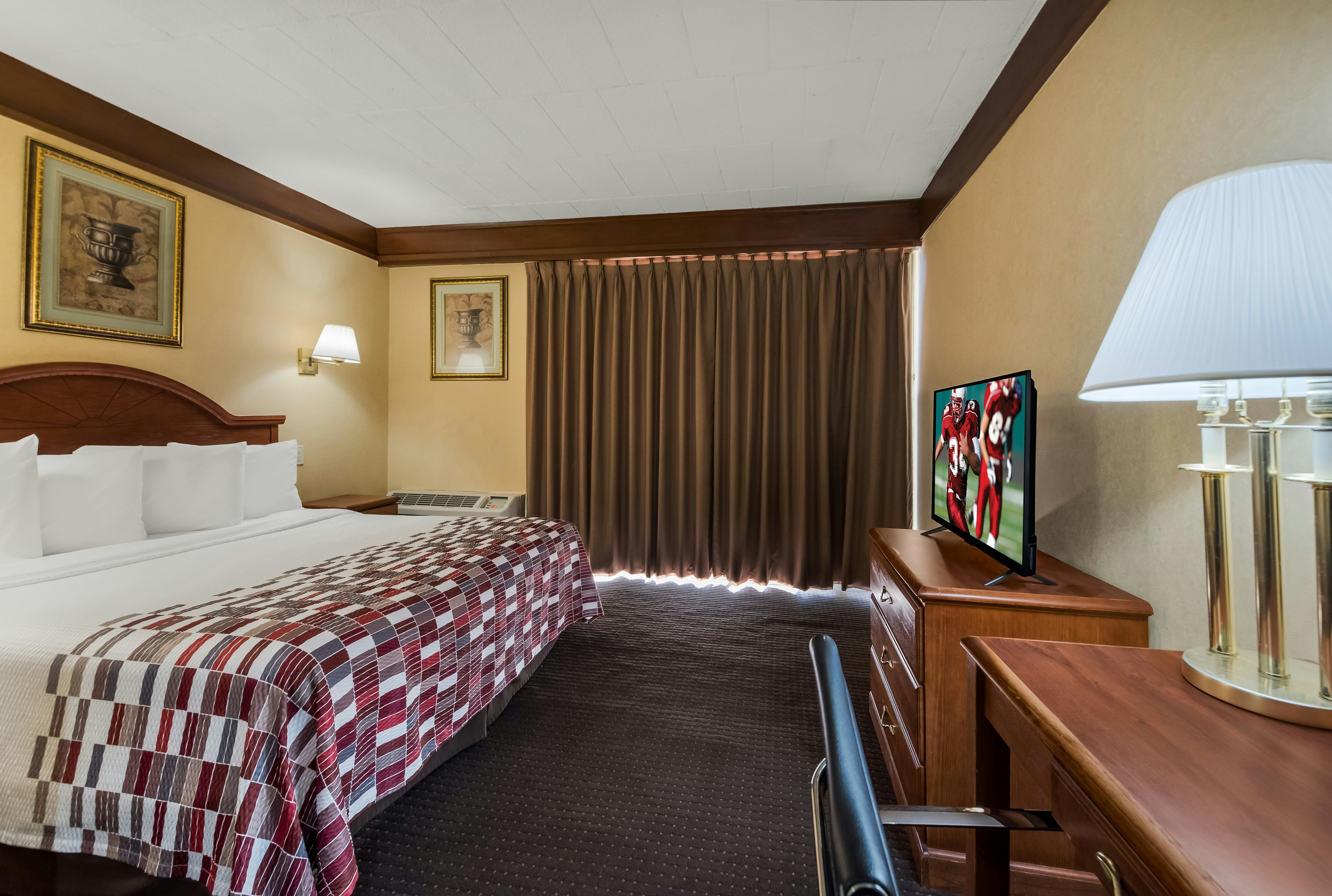 Red Roof Inn Suites Newark – University