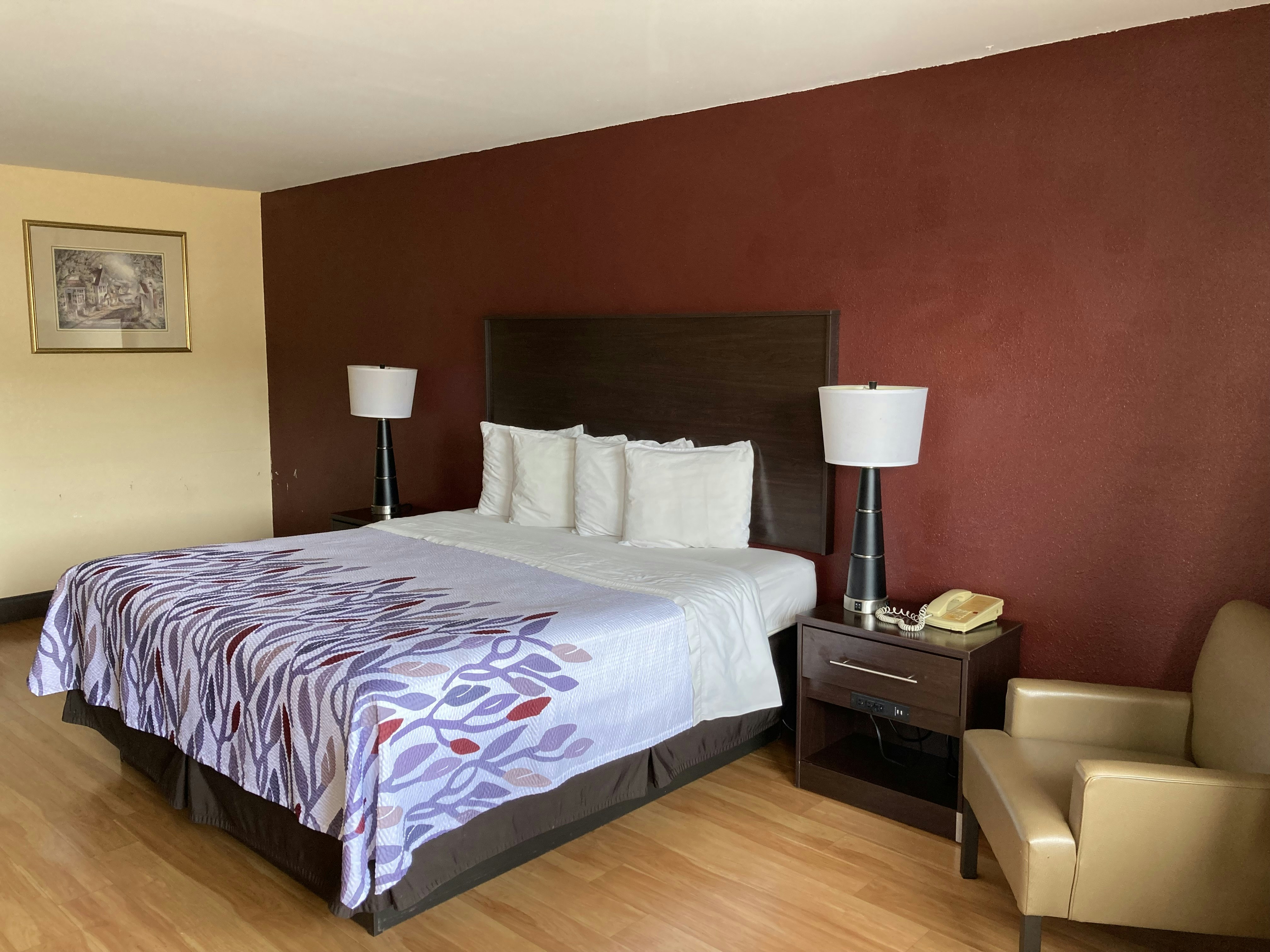 Red Roof Inn Suites Cleveland, TN