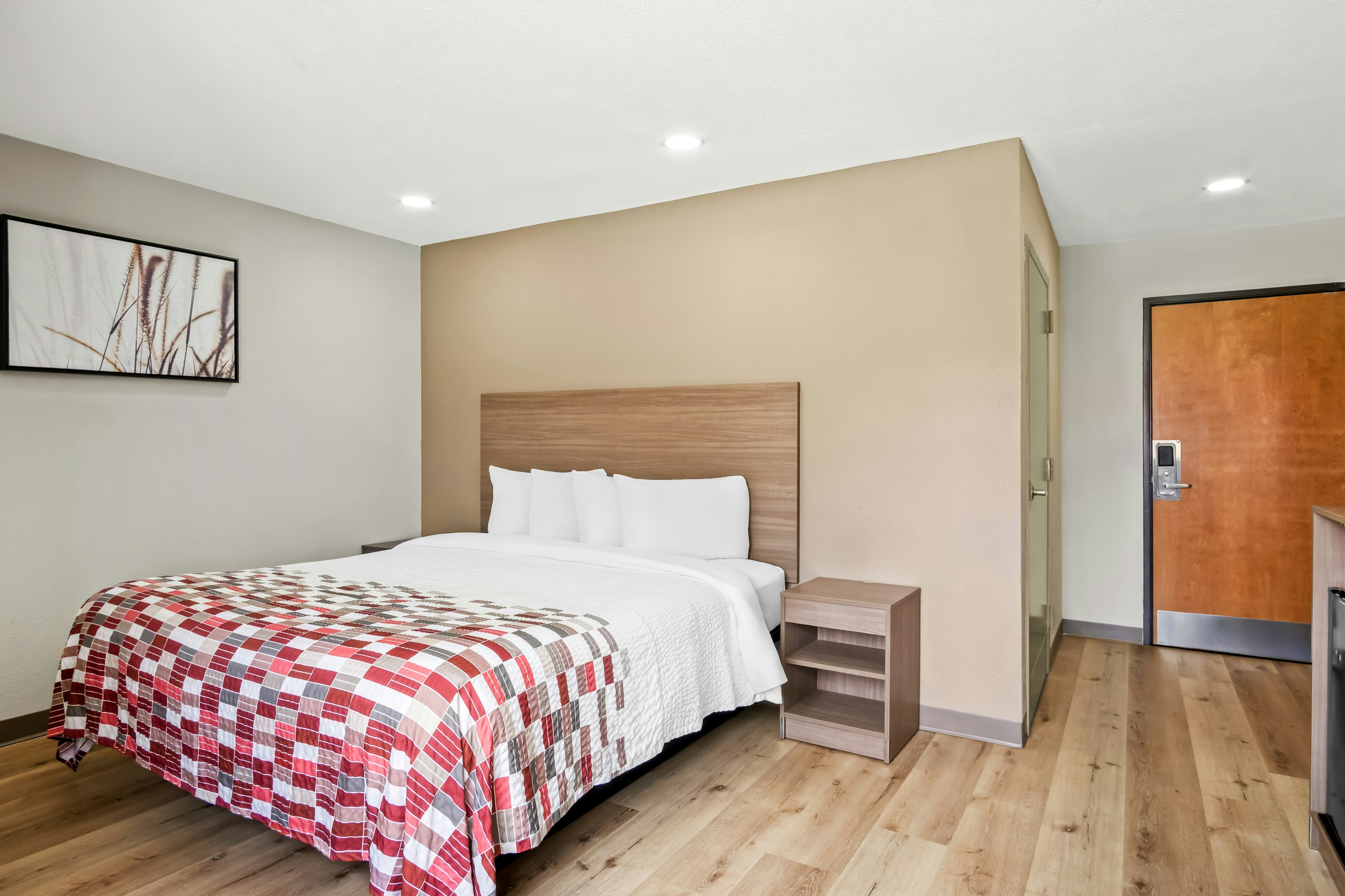 Red Roof Inn Suites Euless – DFW Airport Southwest