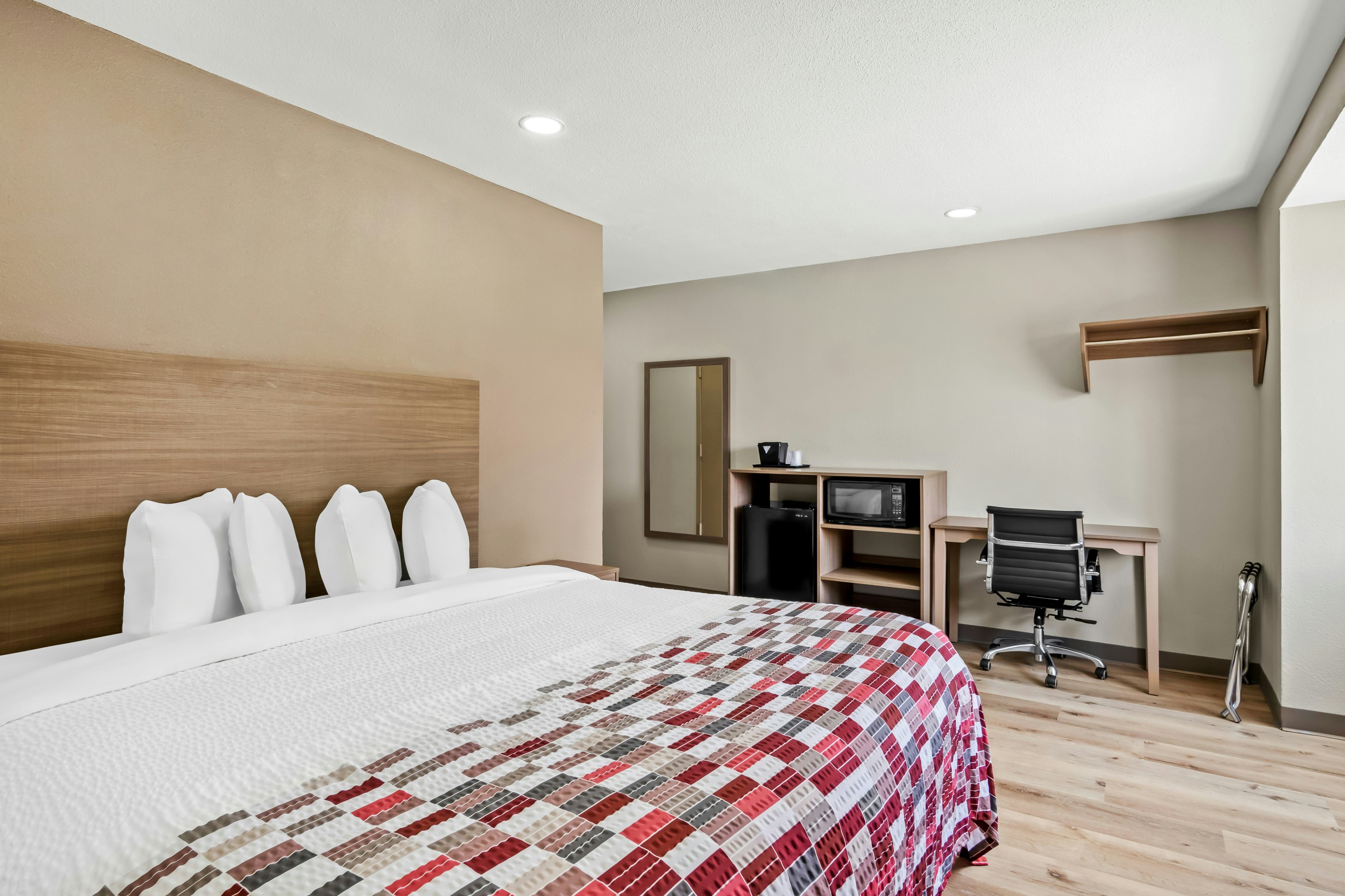 Red Roof Inn Suites Euless – DFW Airport Southwest