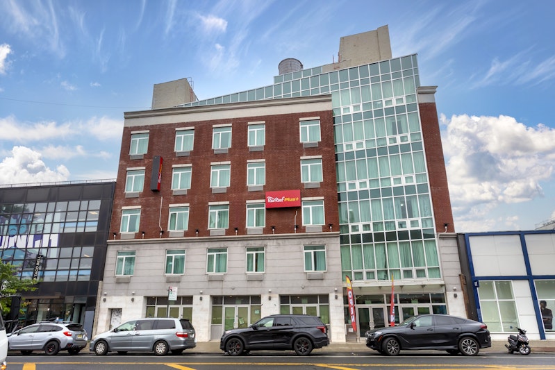 Red Roof PLUS+ Brooklyn – Flatbush Ave