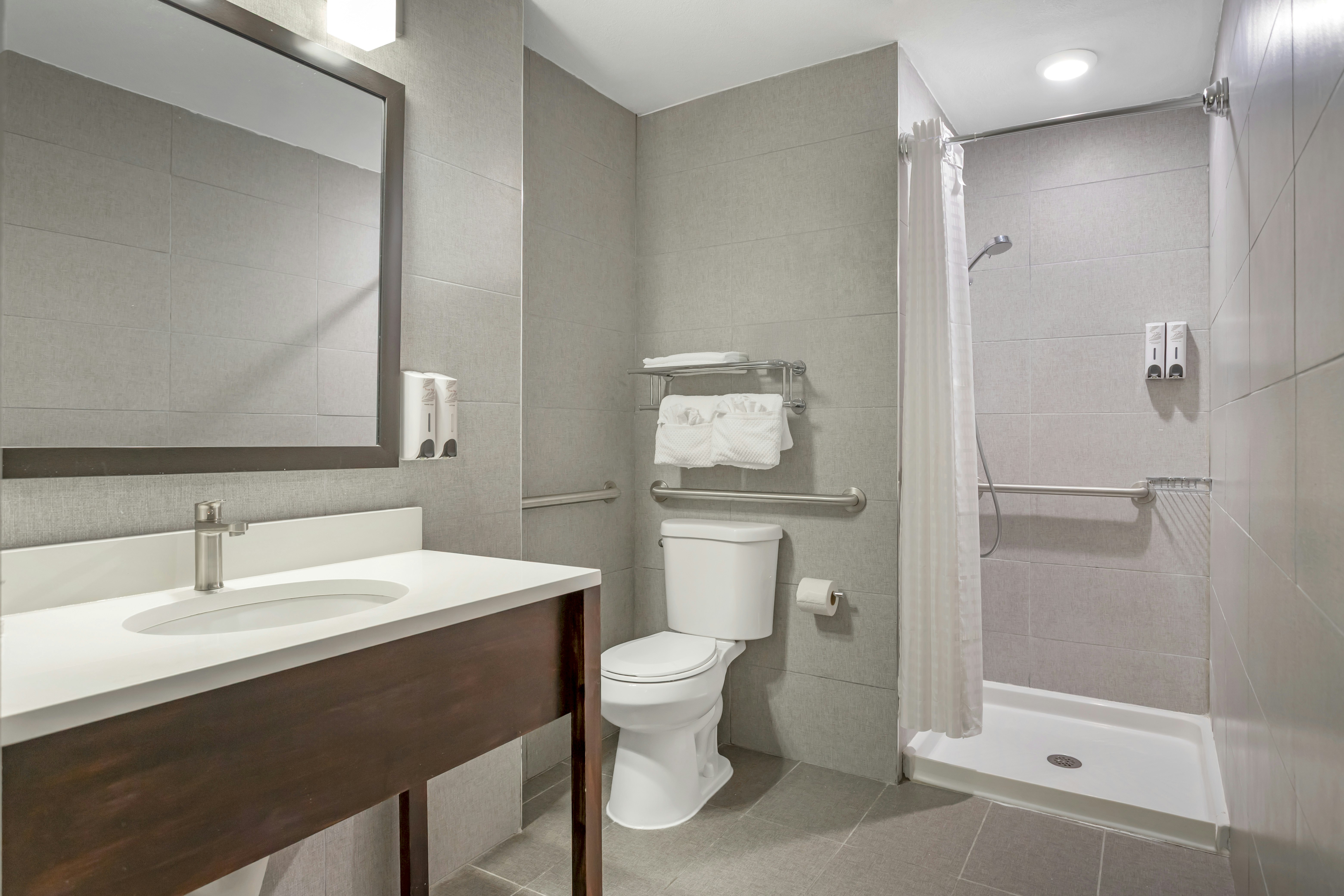 Red Roof PLUS+ Brooklyn – 3rd Ave