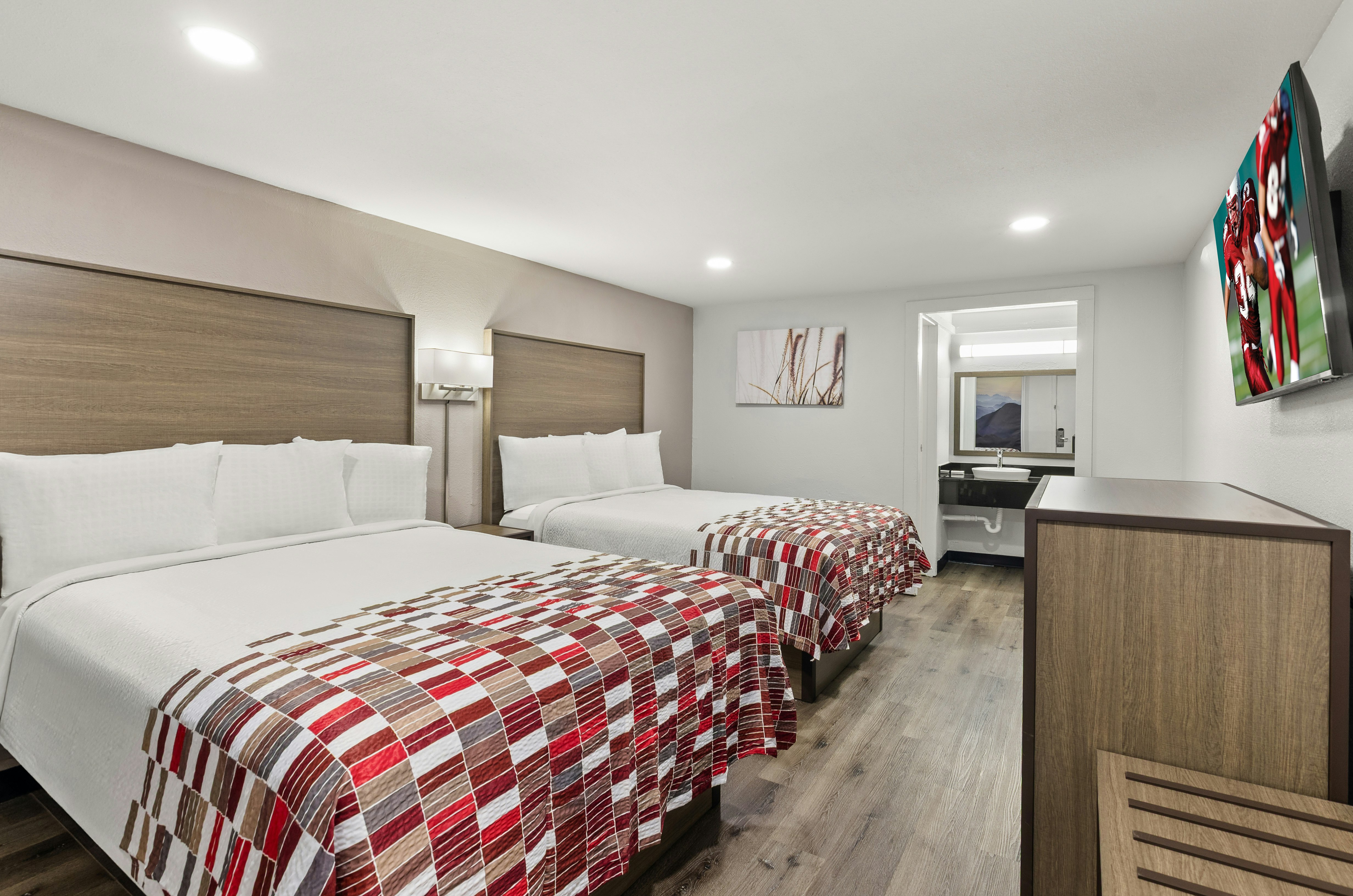 Deluxe 2 Queen Beds Non-Smoking