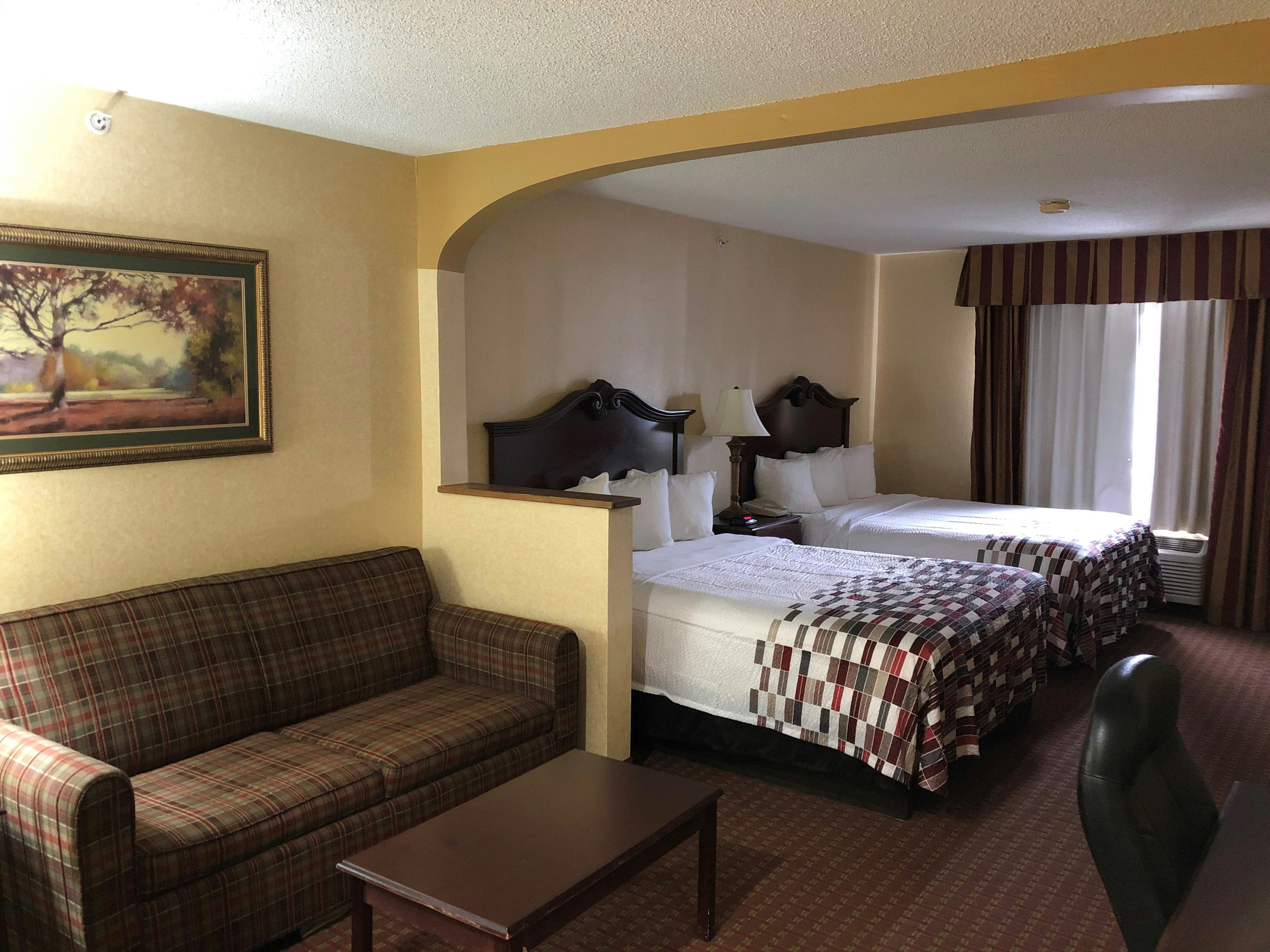 Suite 2 Queen Beds Non-Smoking