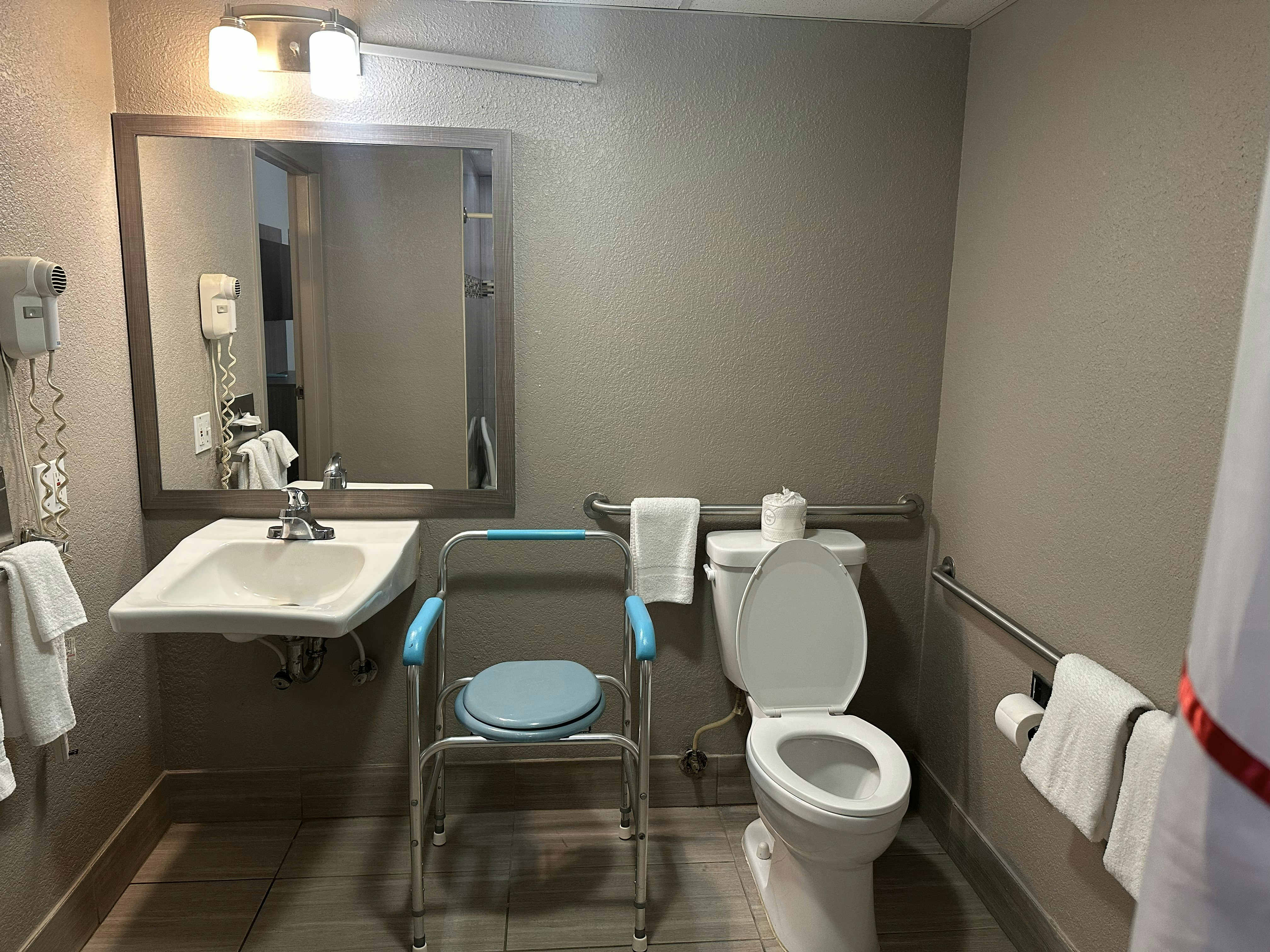 Red Roof Inn Suites Middleborough