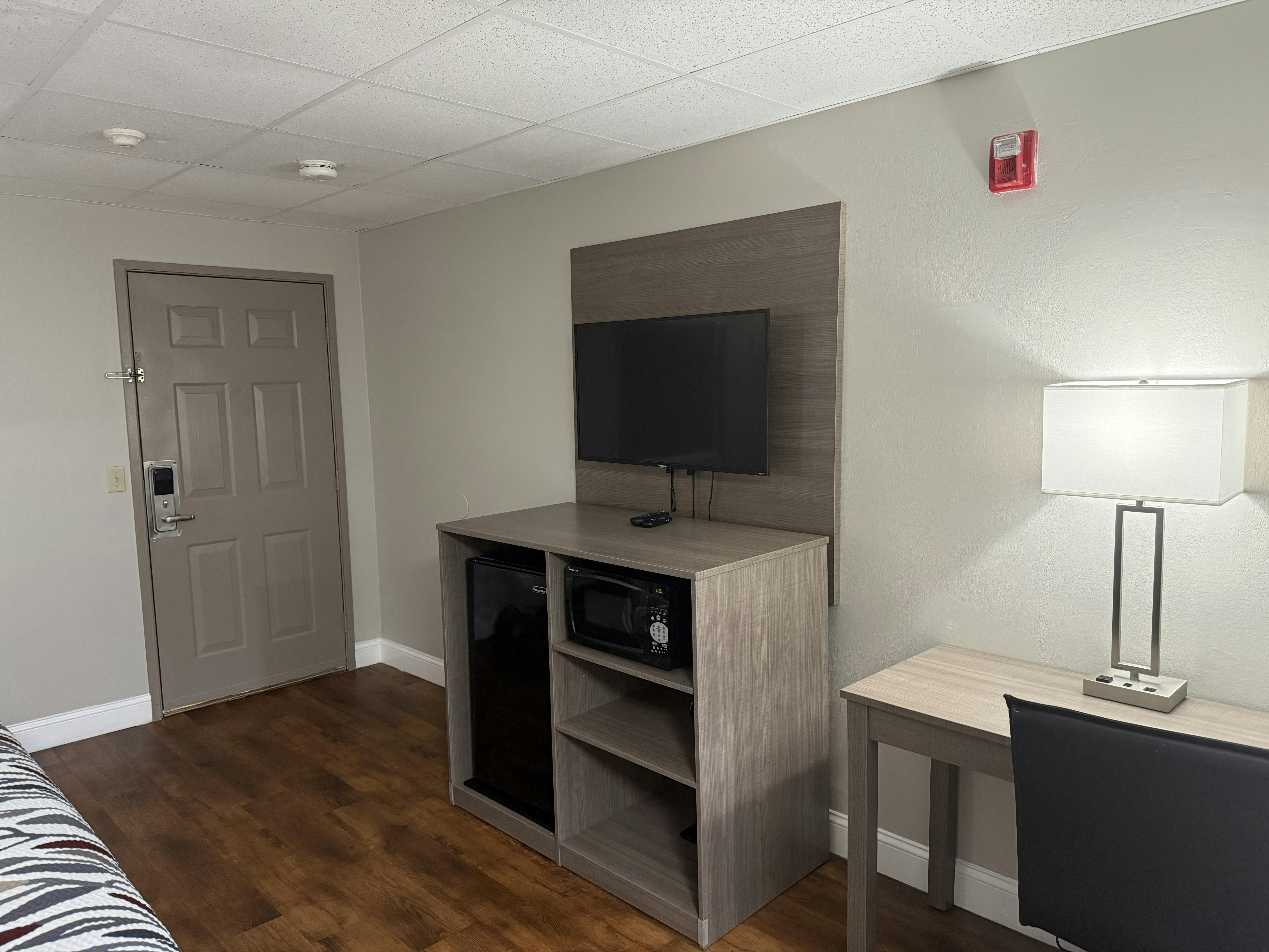 Red Roof Inn Suites Swansea