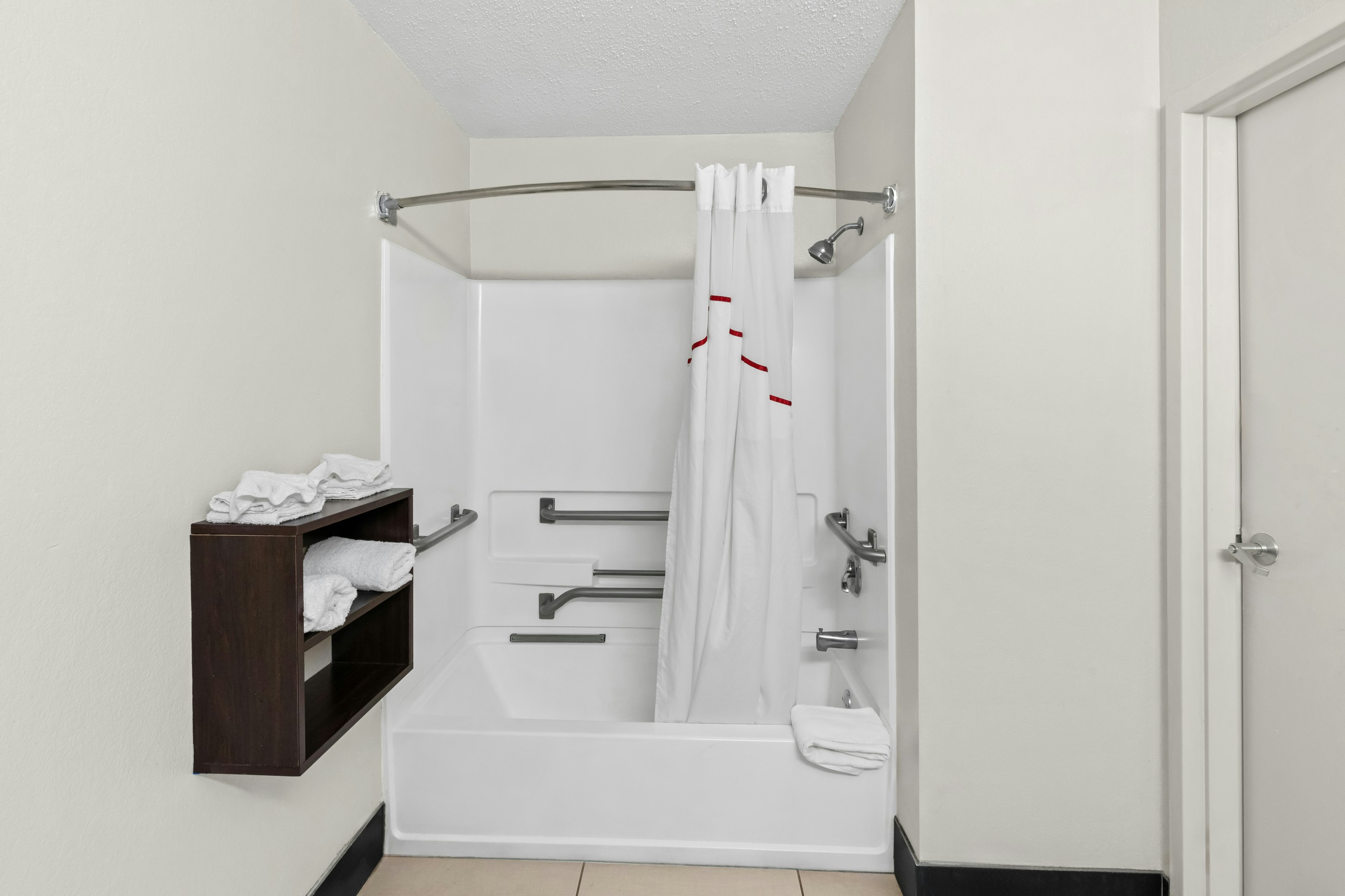 Red Roof PLUS+ Suites Atlanta Airport South