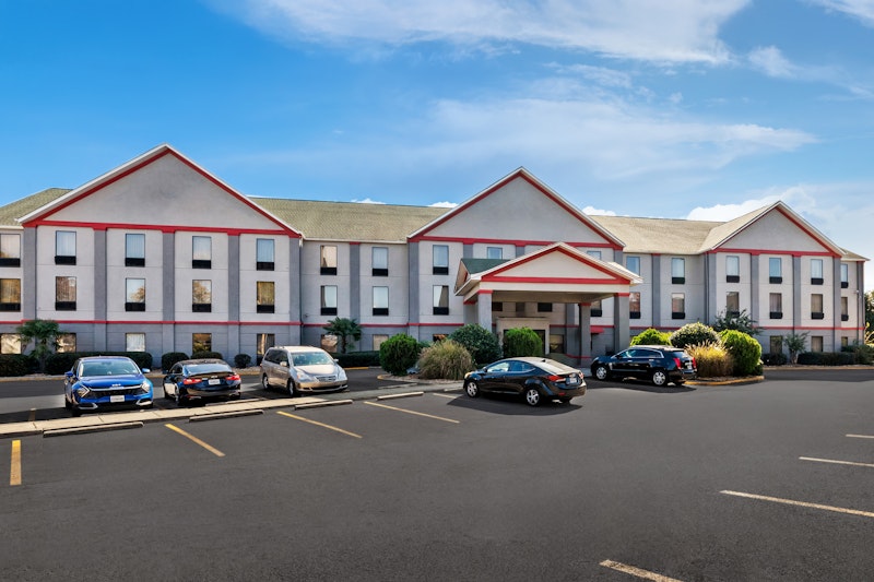Red Roof PLUS+ Suites Atlanta Airport South