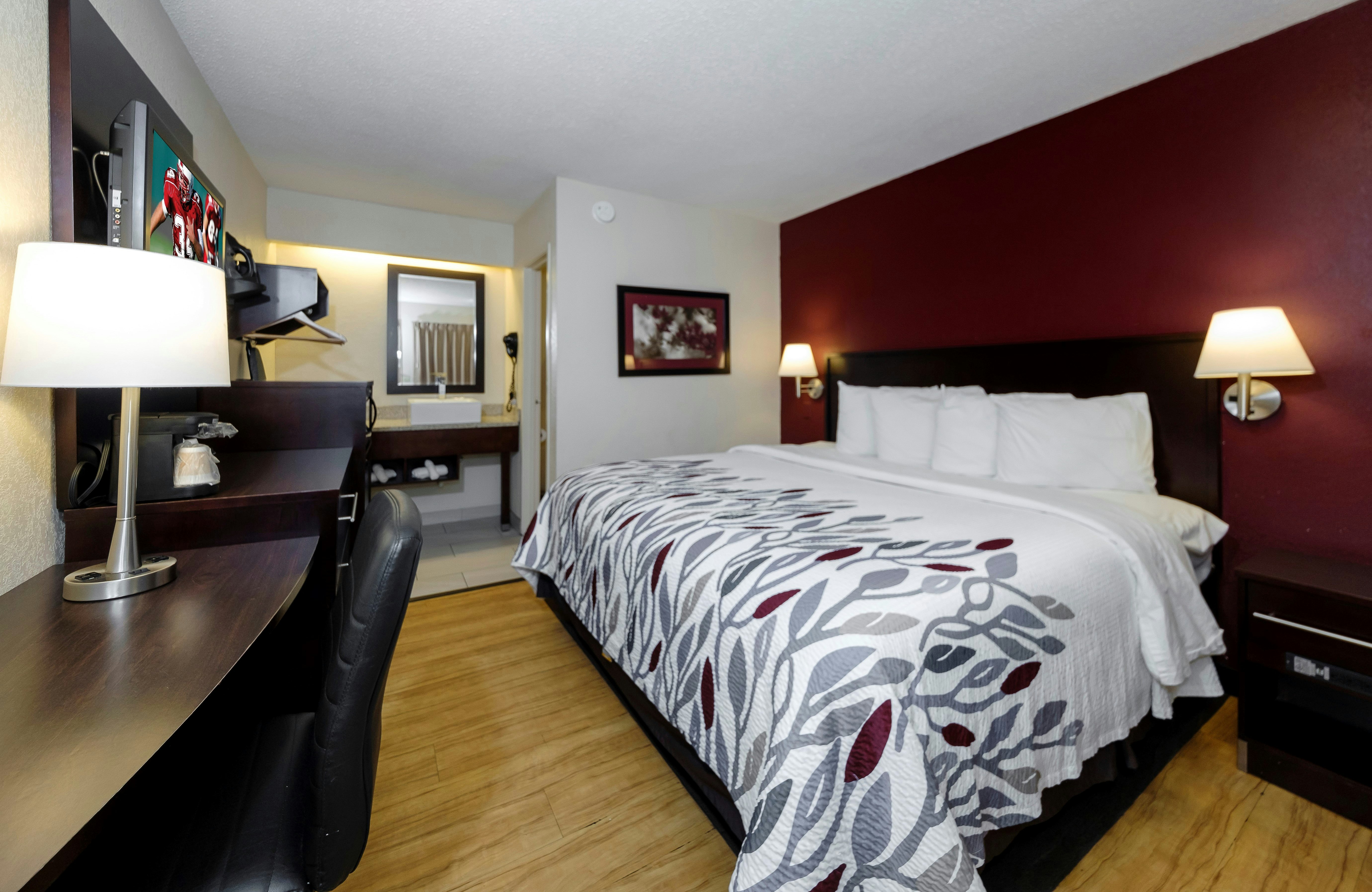 Deluxe 1 King Bed Non-Smoking
