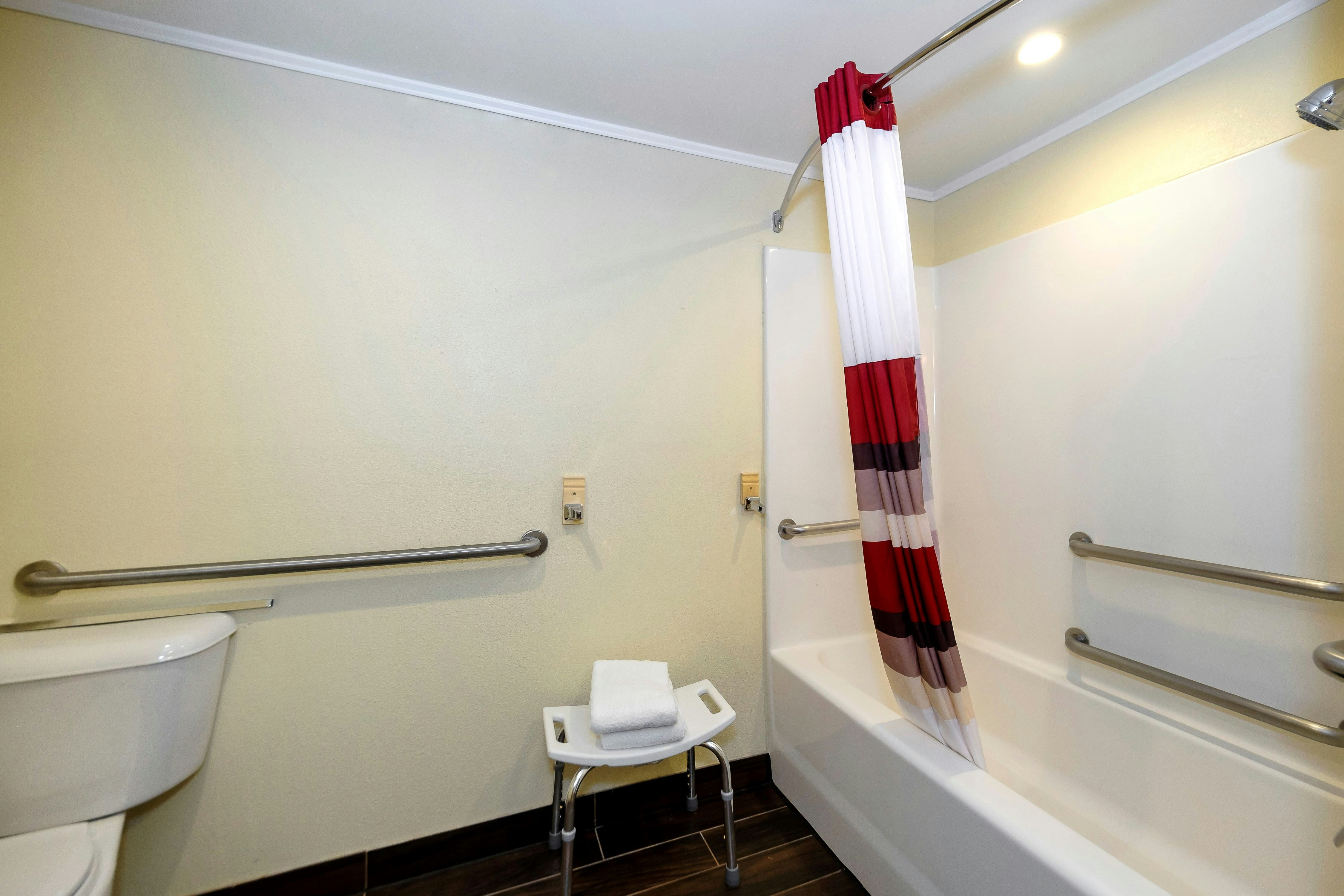 Red Roof Inn Osage Beach – Lake of the Ozarks