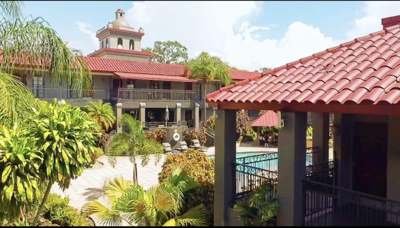Red Roof PLUS+ Suites Tampa