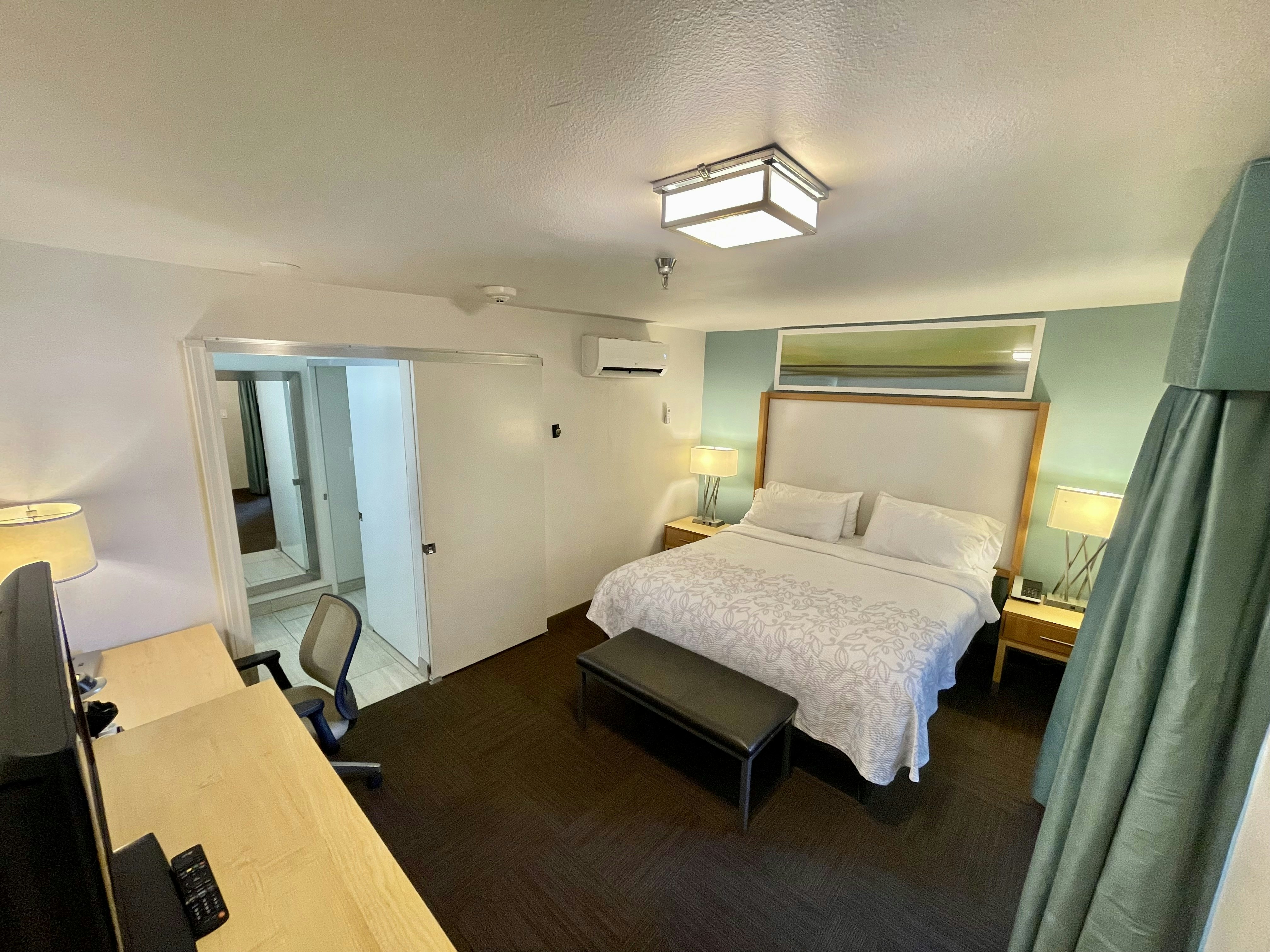 Red Roof PLUS+ Suites Tampa