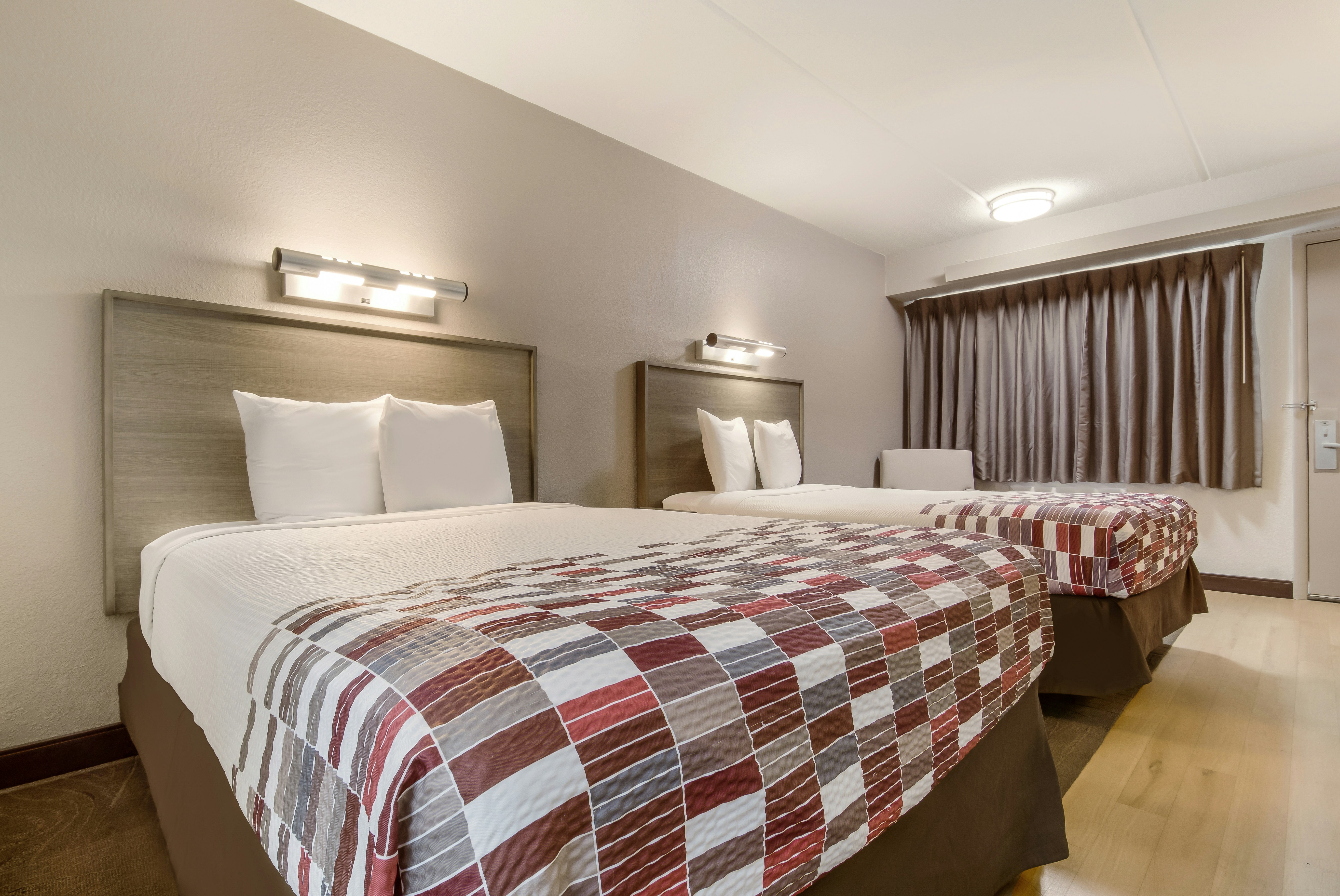 Deluxe 2 Full Beds Non-Smoking