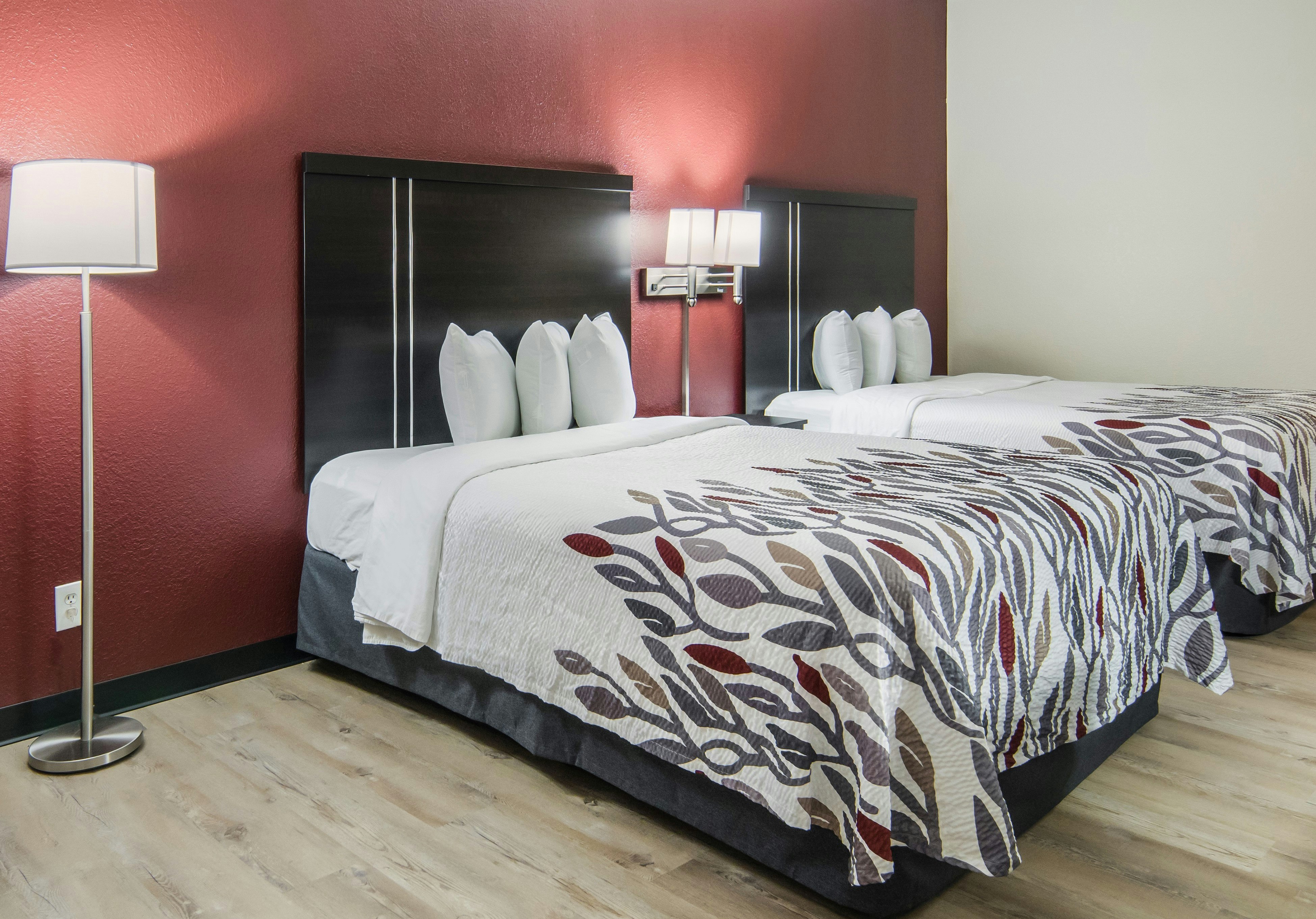 Deluxe 2 Full Beds Smoke-Free