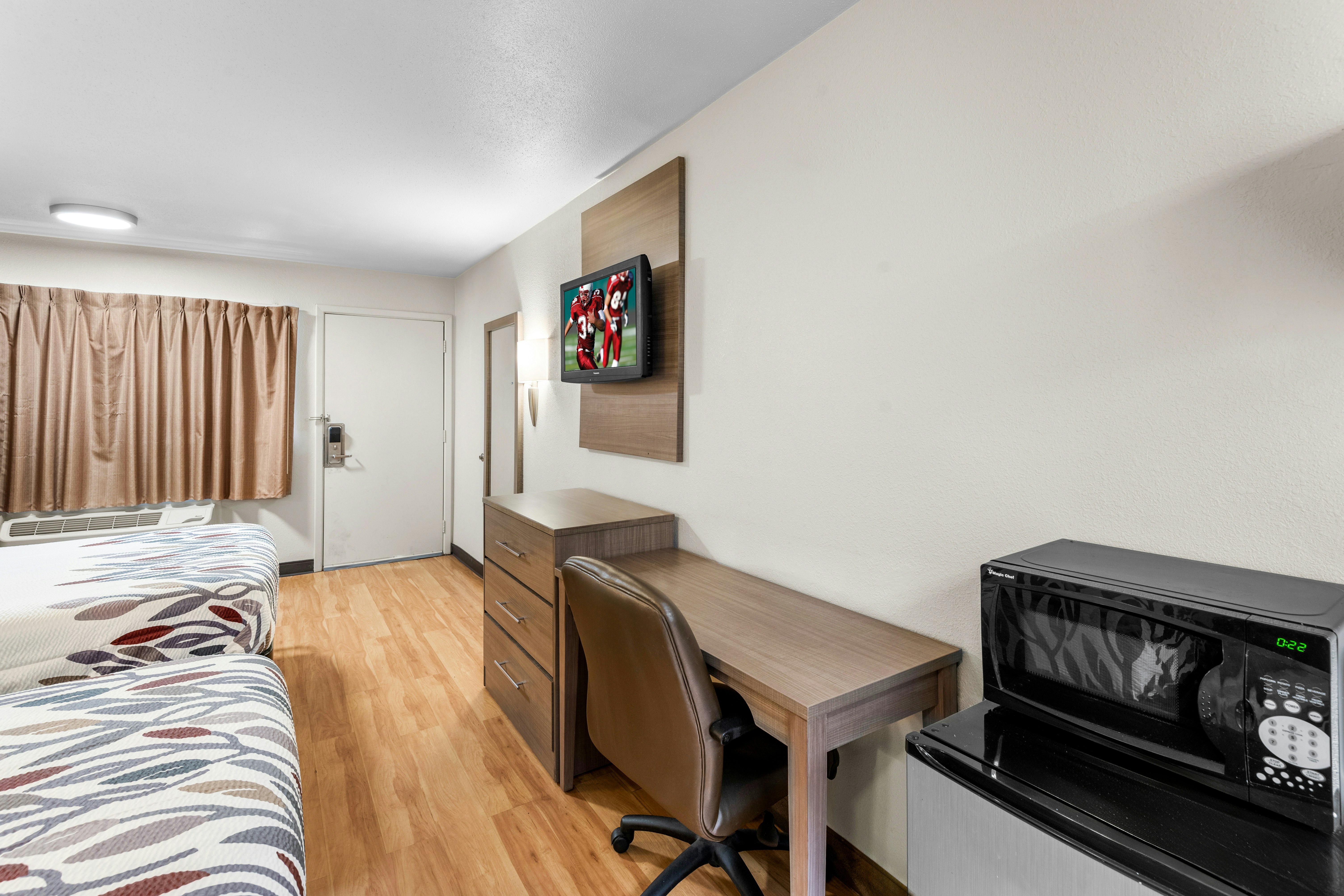 Deluxe 2 Full Beds Smoke Free