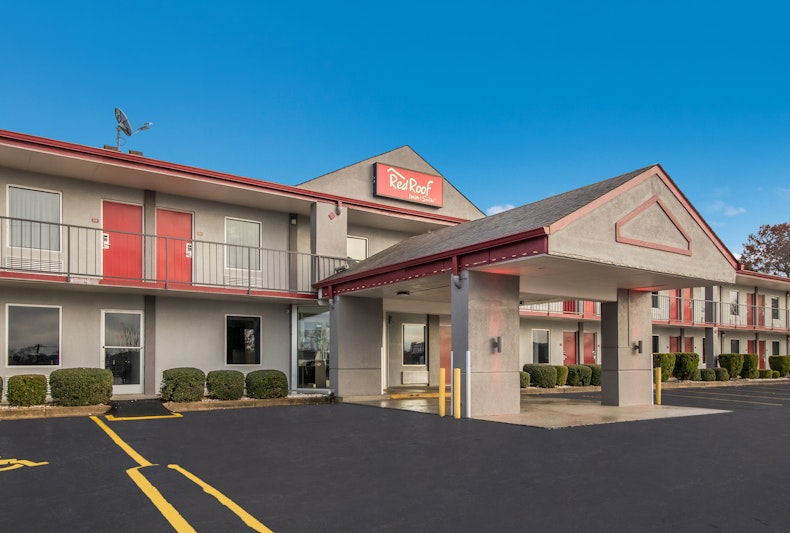 Red Roof Inn Suites Jackson, TN