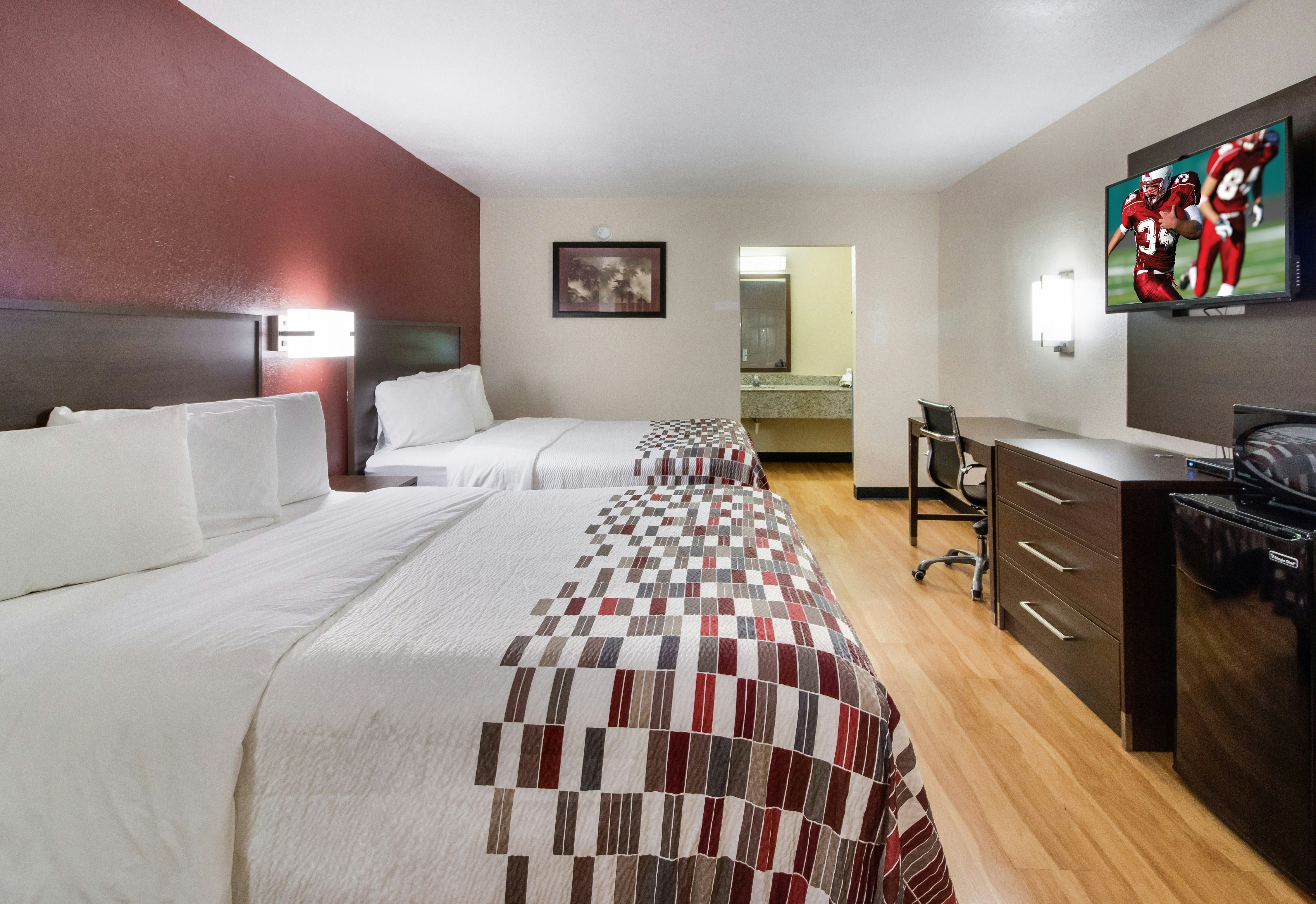 Deluxe 2 Queen Beds Non-Smoking