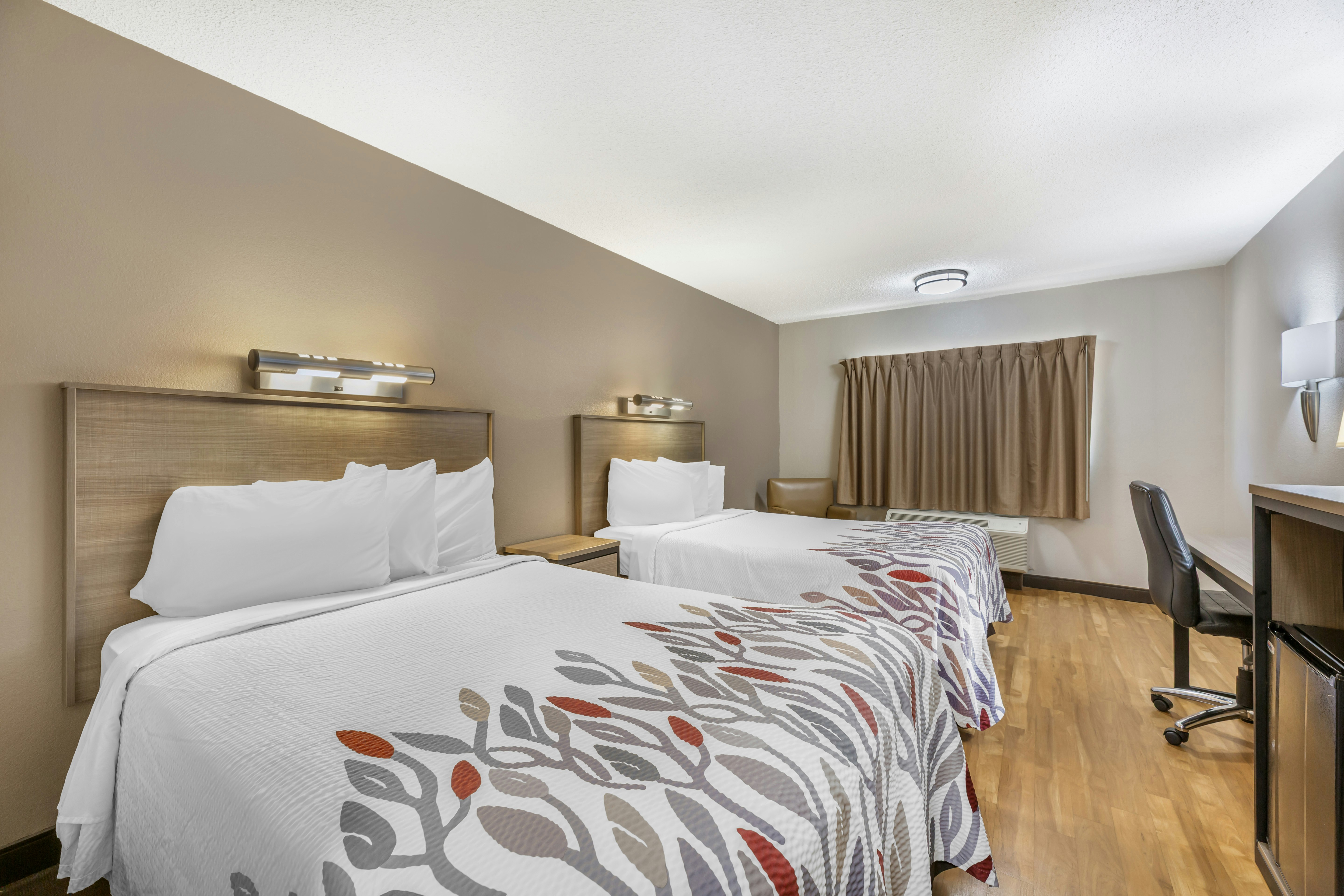 Deluxe 2 Full Beds Smoke Free