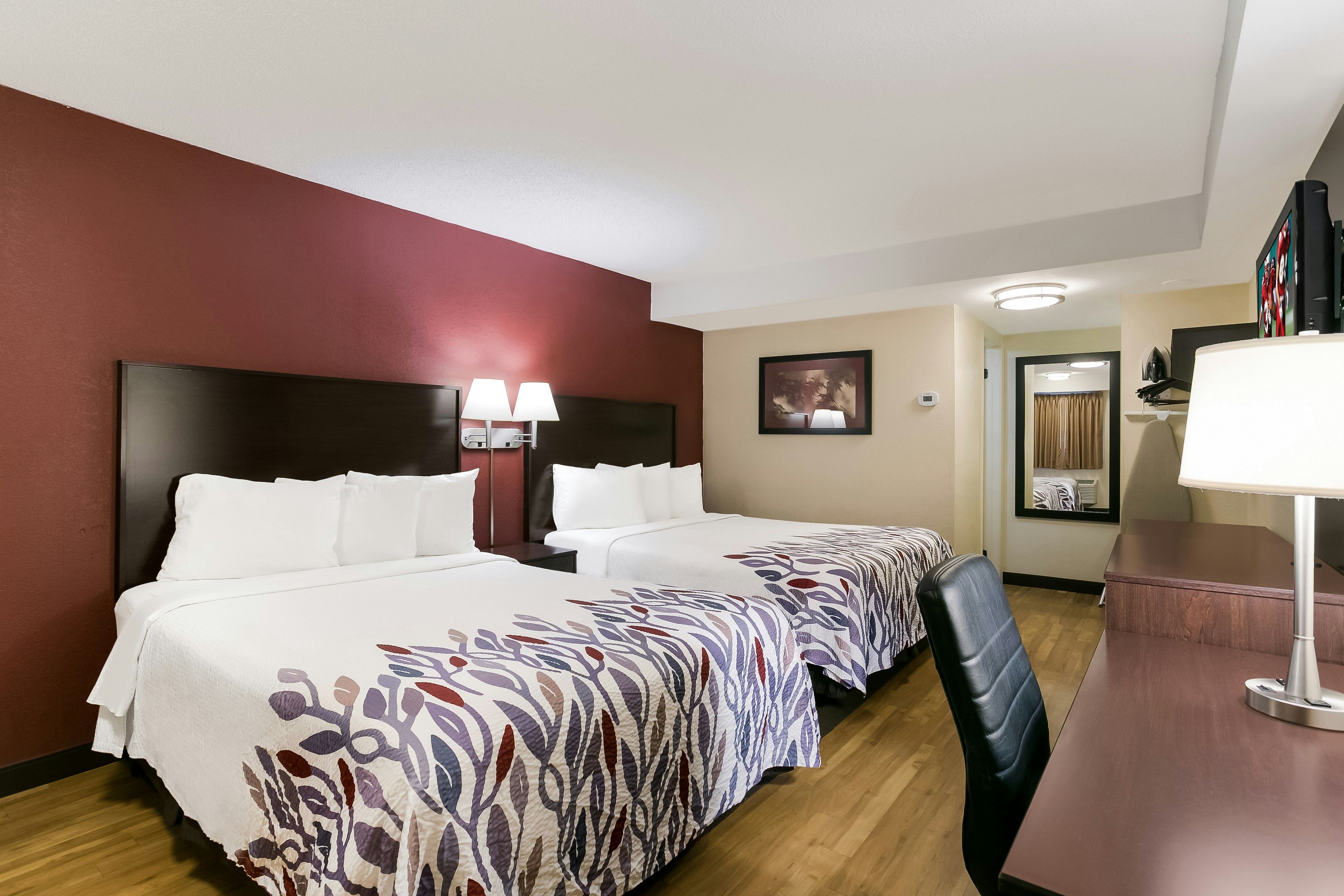 Deluxe 2 Queen Beds Smoke Free