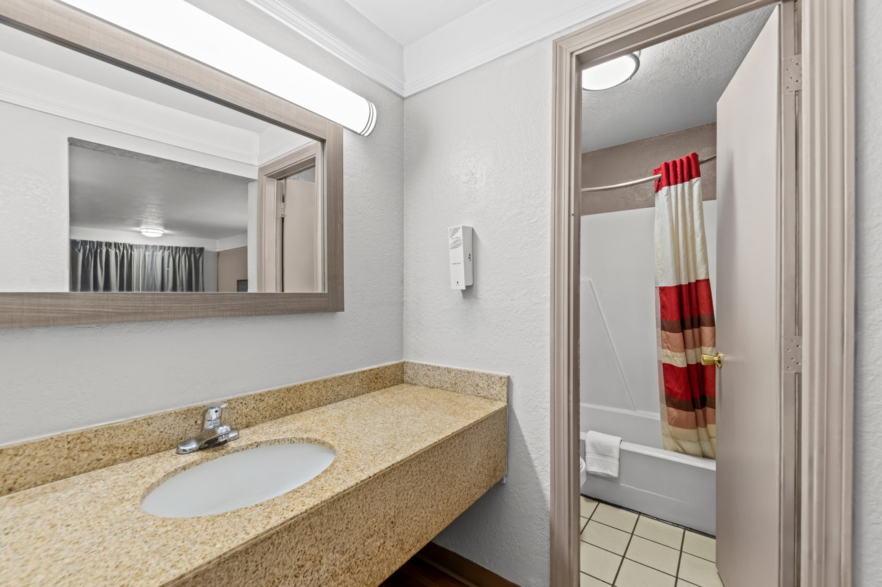 Deluxe 2 Full Beds Non-Smoking